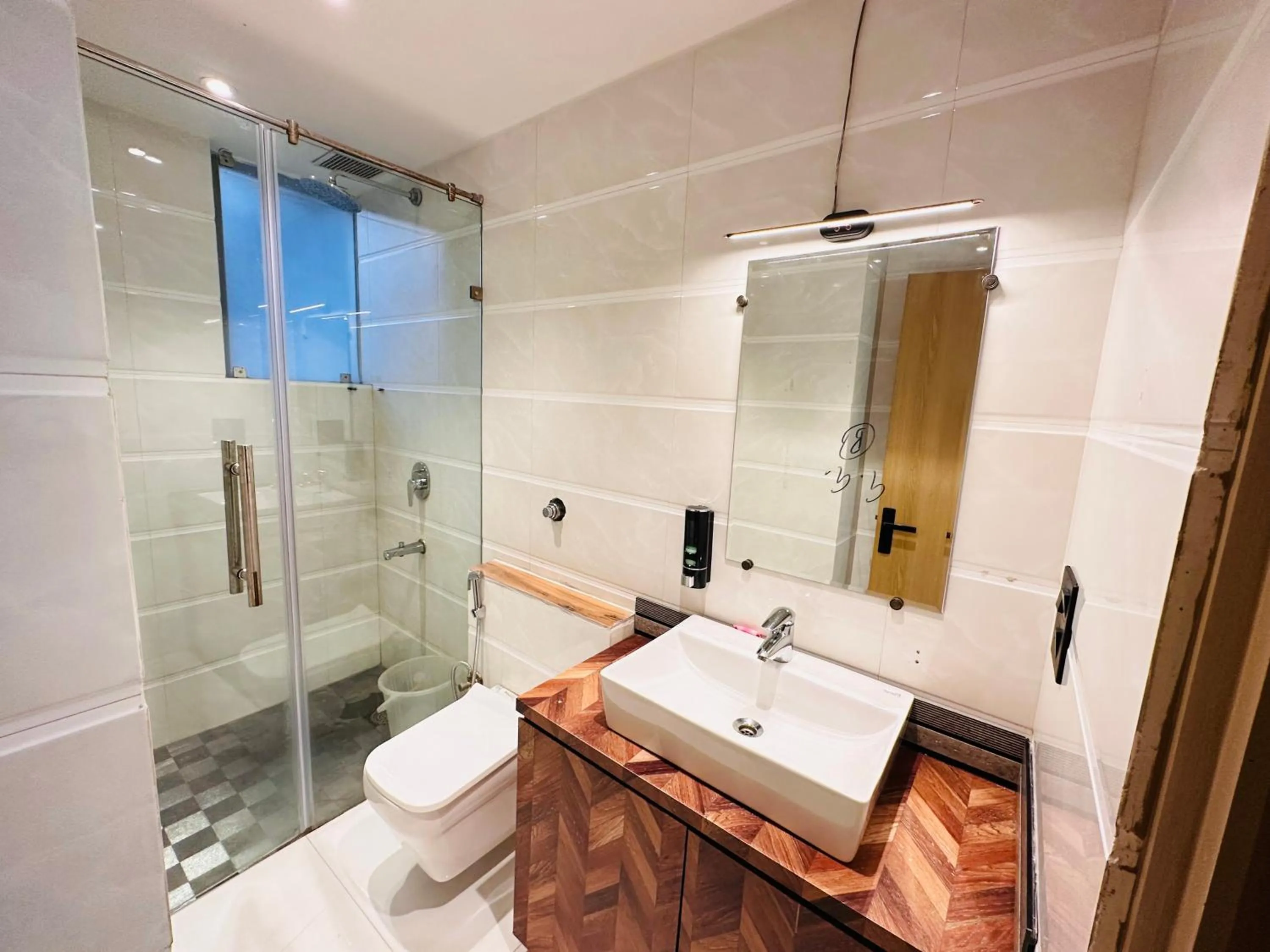 Shower in Hotel IP Swarn near Anand Vihar Vaishali Ghaziabad