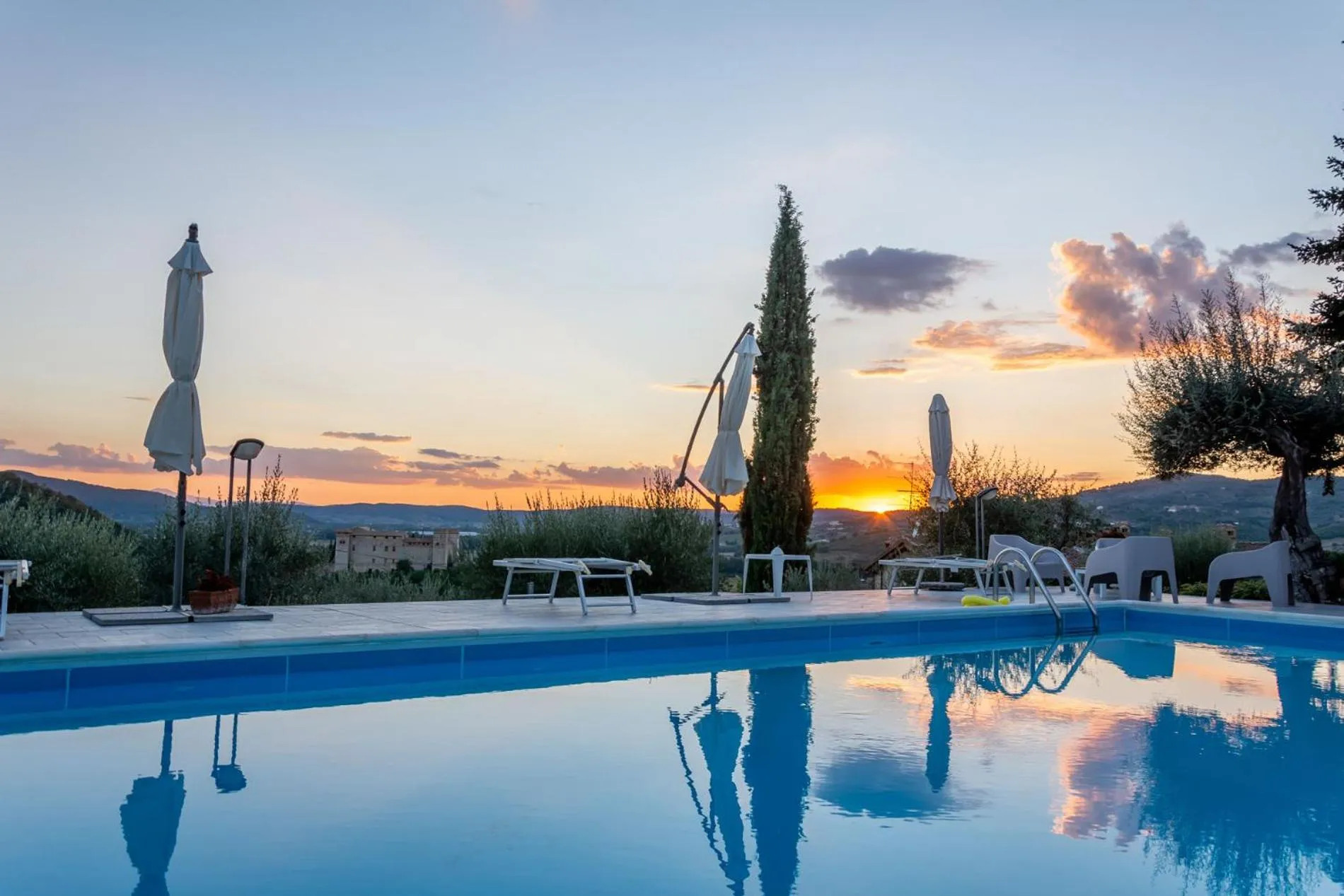 Pool view in Bed and Breakfast Albe