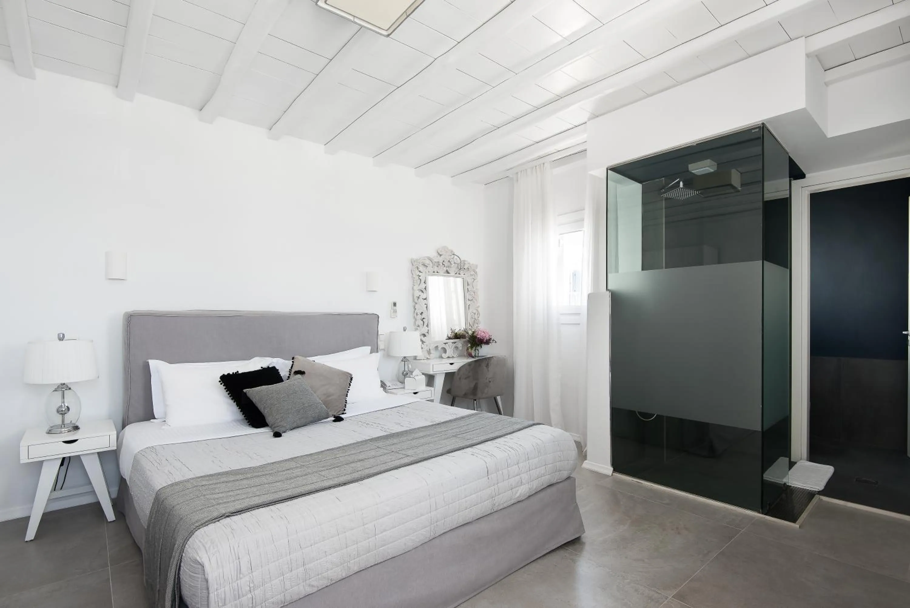Shower, Bed in Riva Suites - Adults Only