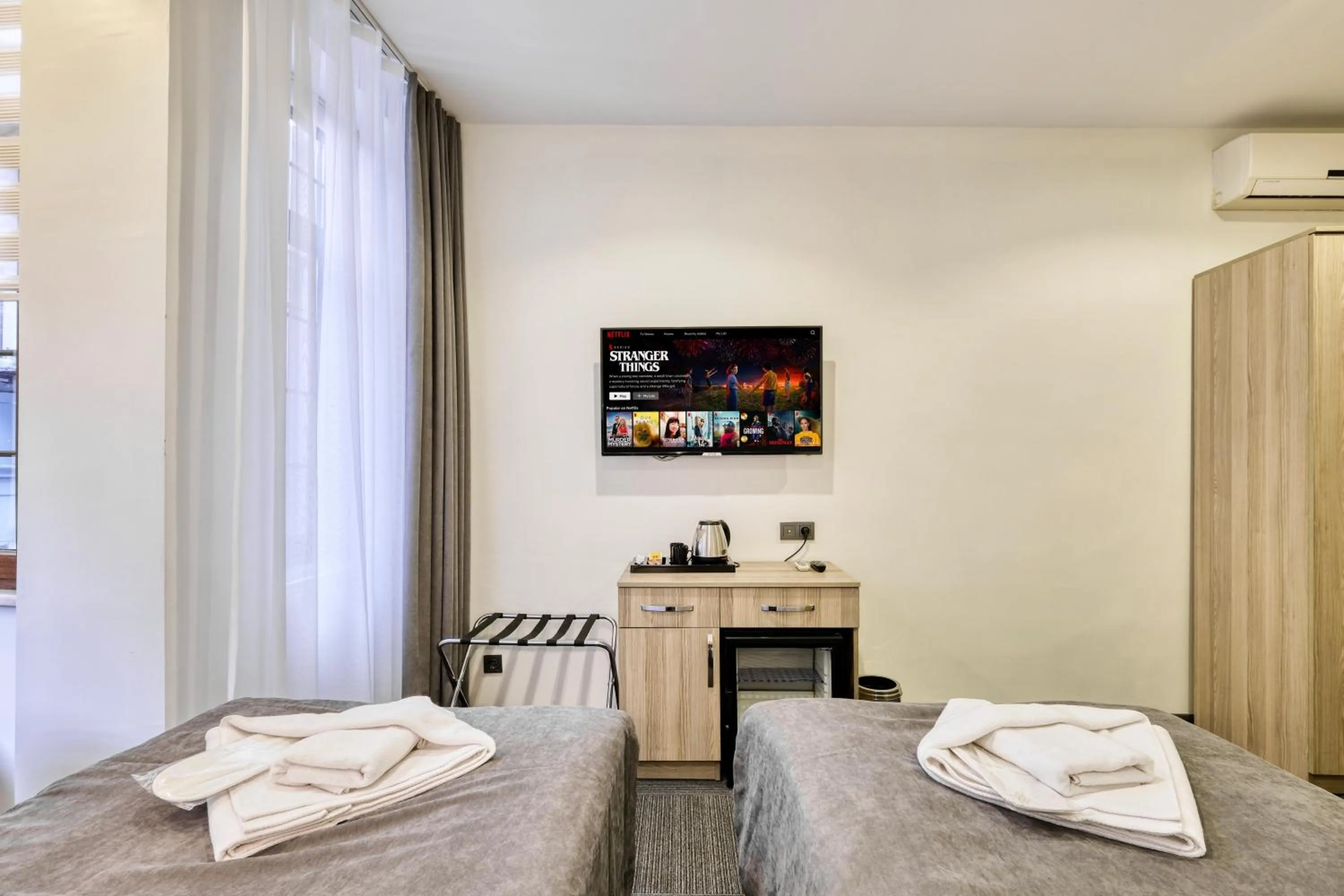 TV and multimedia in Hub Inn Pera