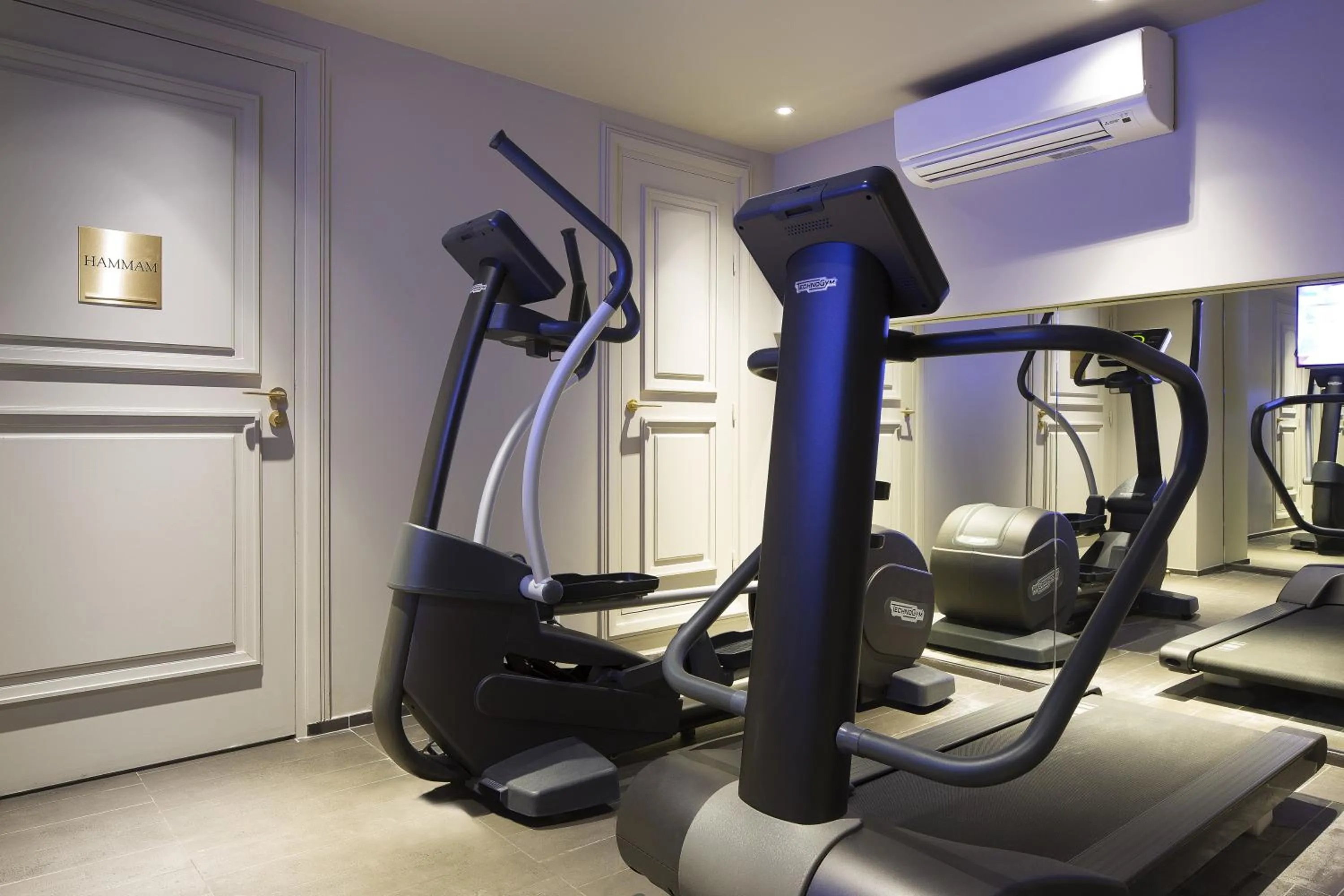 Fitness centre/facilities in Hôtel Le Marianne
