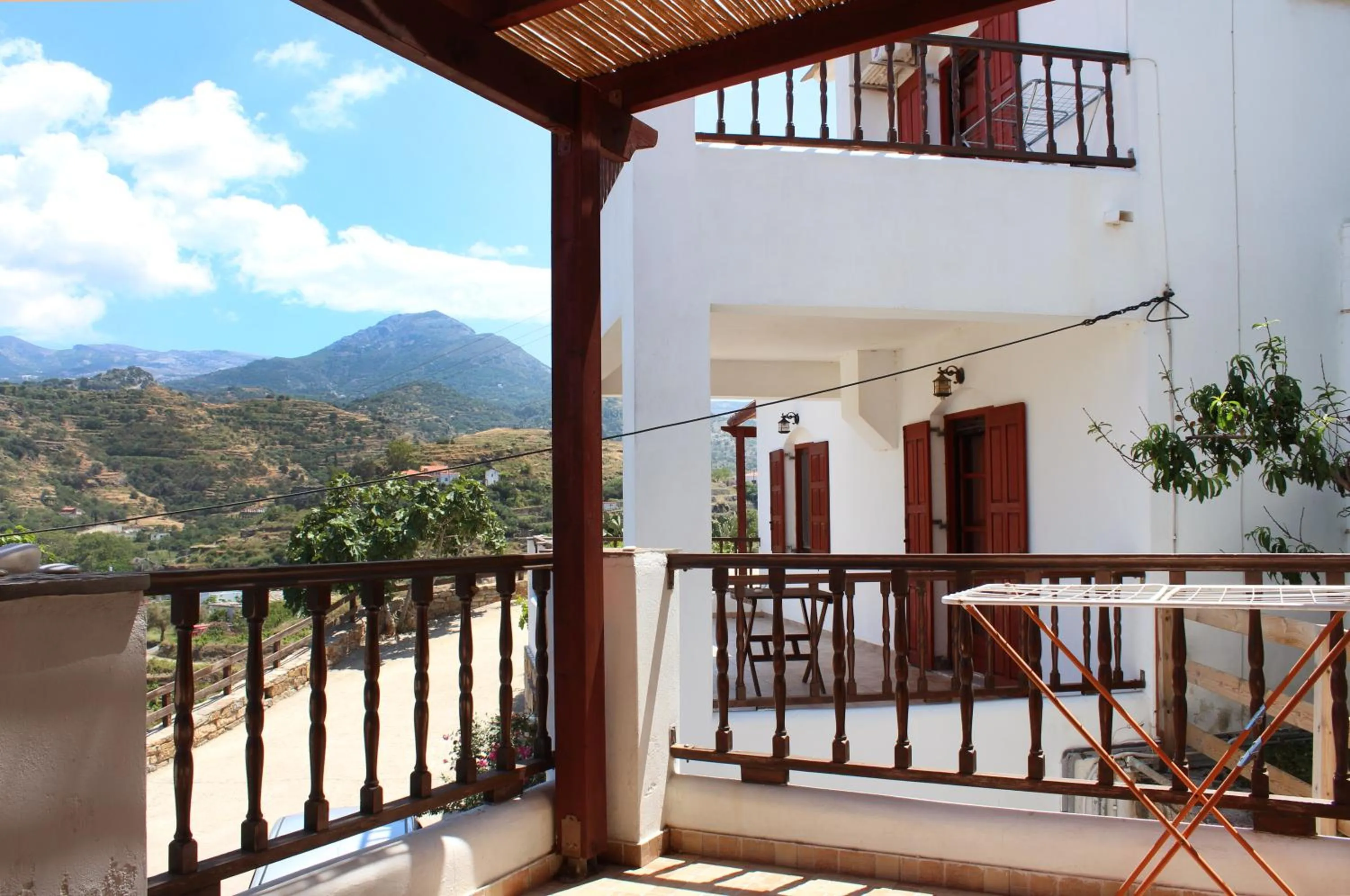 Ikaria Utopia - Cusco Studios