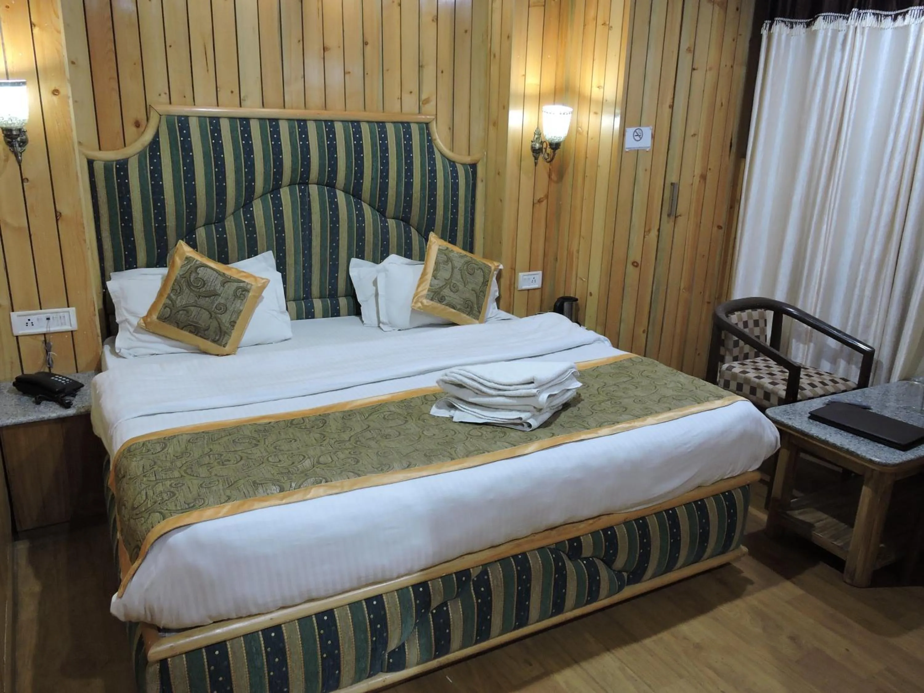 Bedroom, Bed in Hotel Chaman Palace