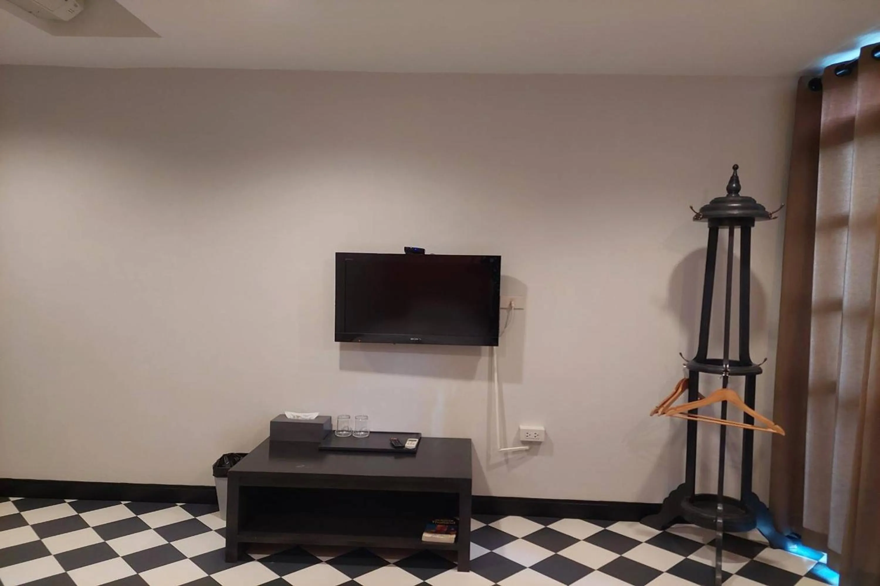 TV and multimedia in The Sculpture