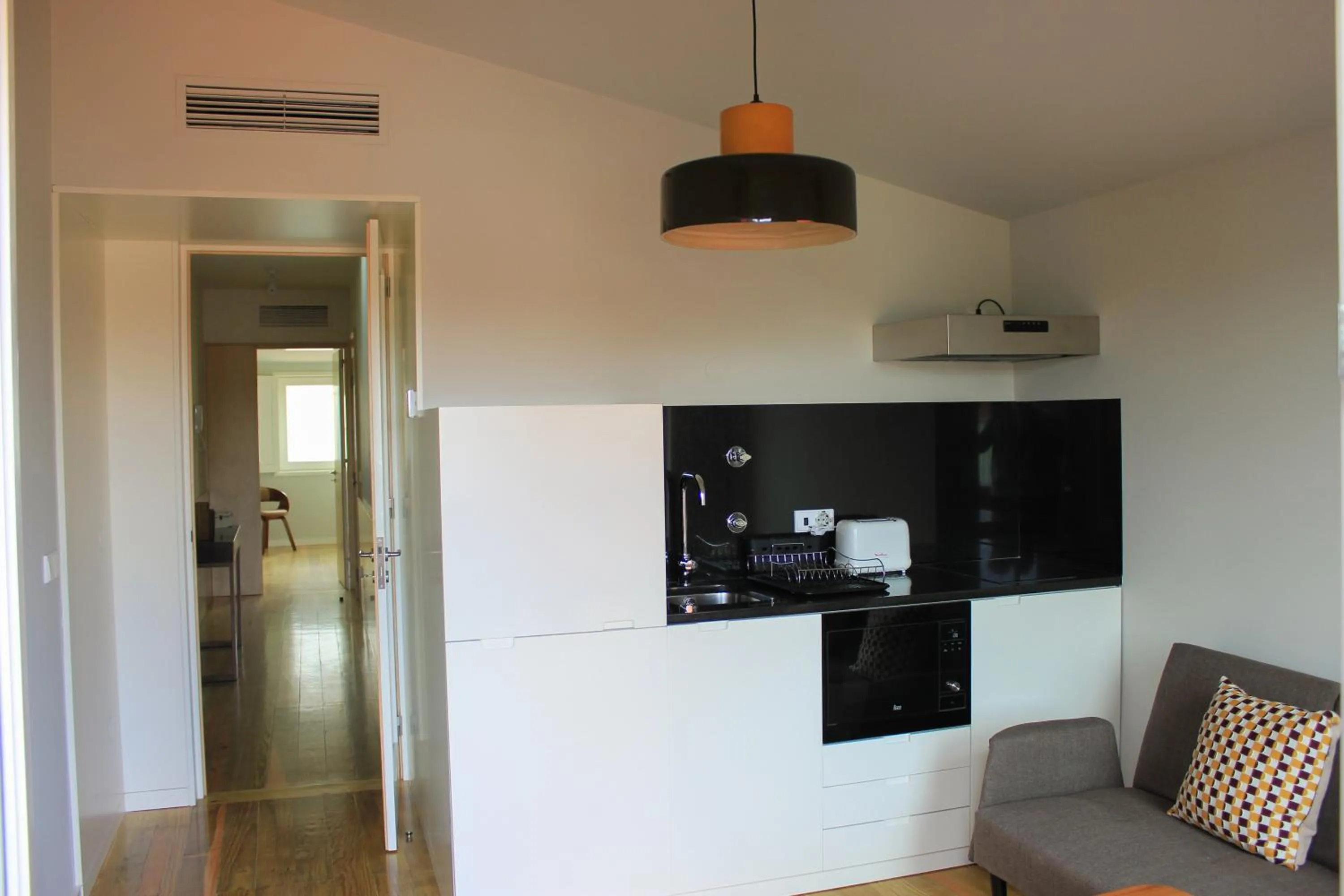 Kitchen or kitchenette in Oporto Trendy Apartments
