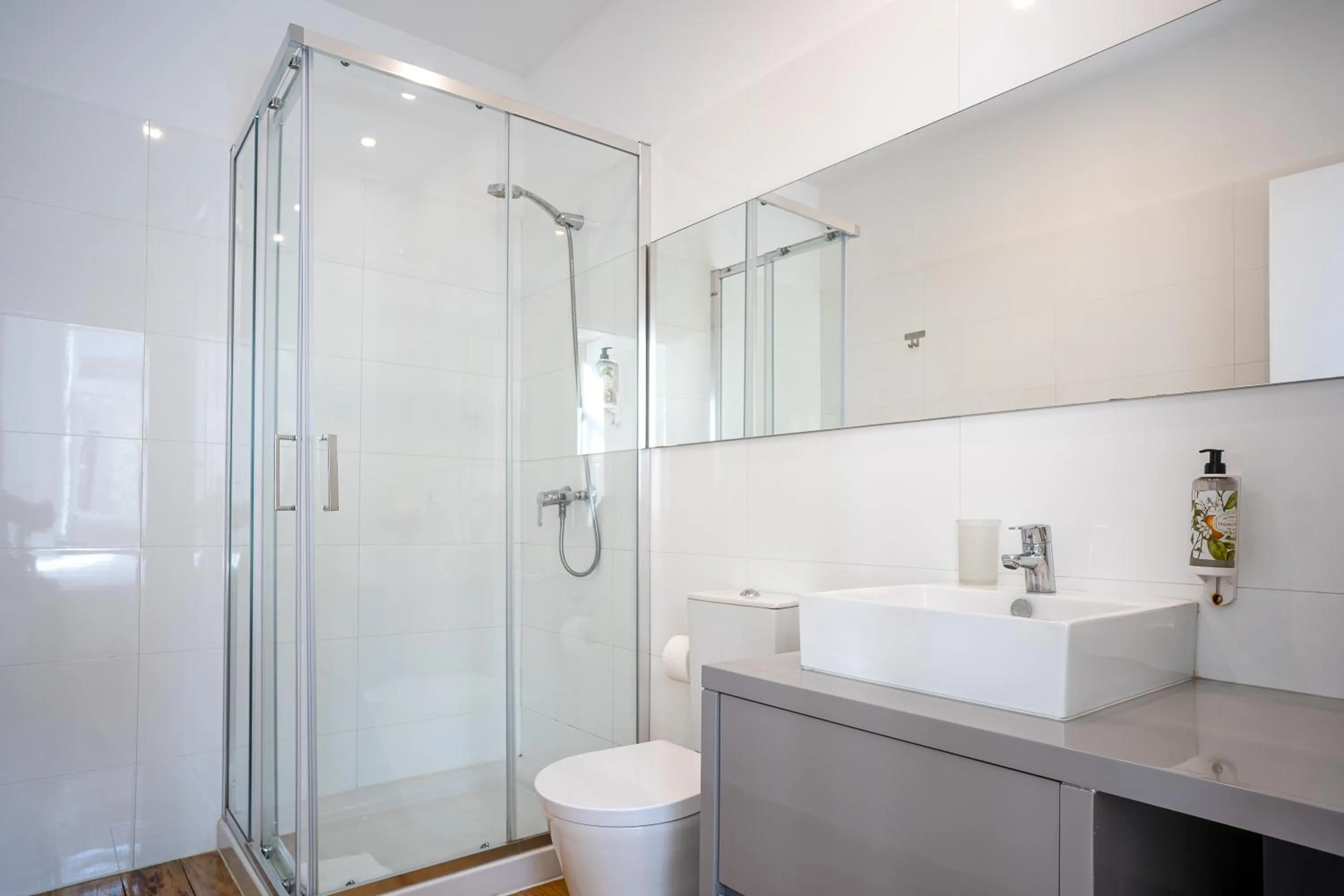 Toilet in Oporto Trendy Apartments