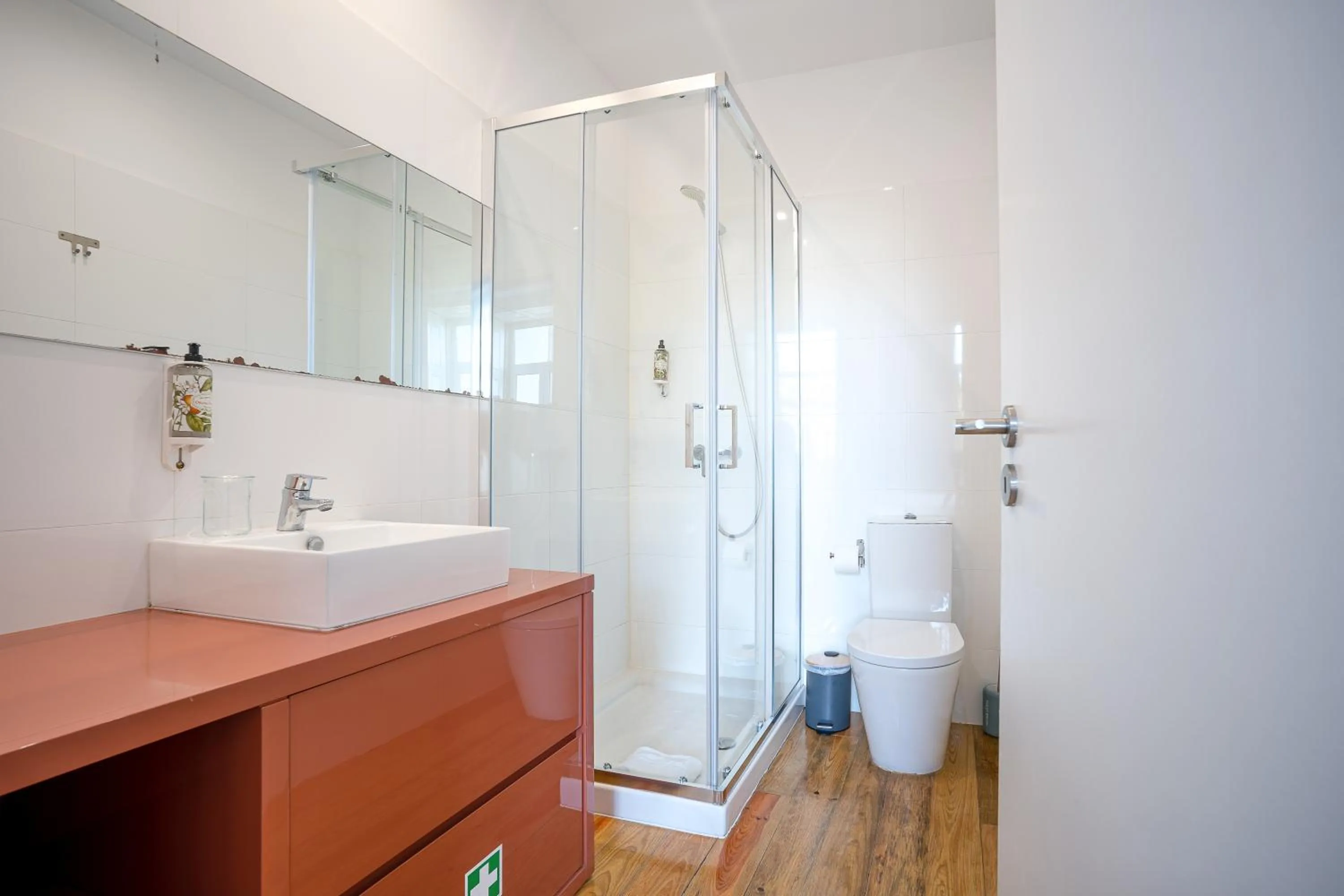 Shower in Oporto Trendy Apartments