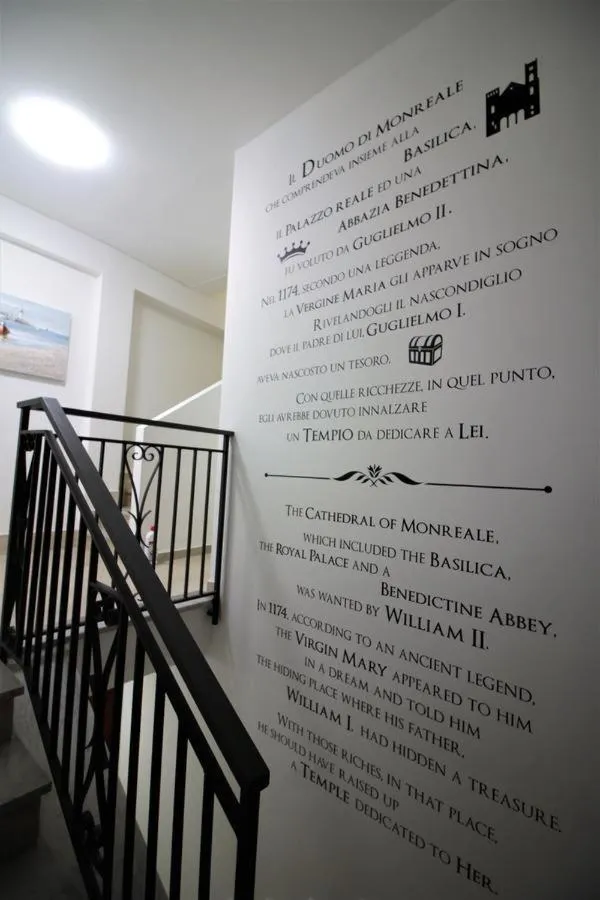 Text overlay in La Rosatea Rooms