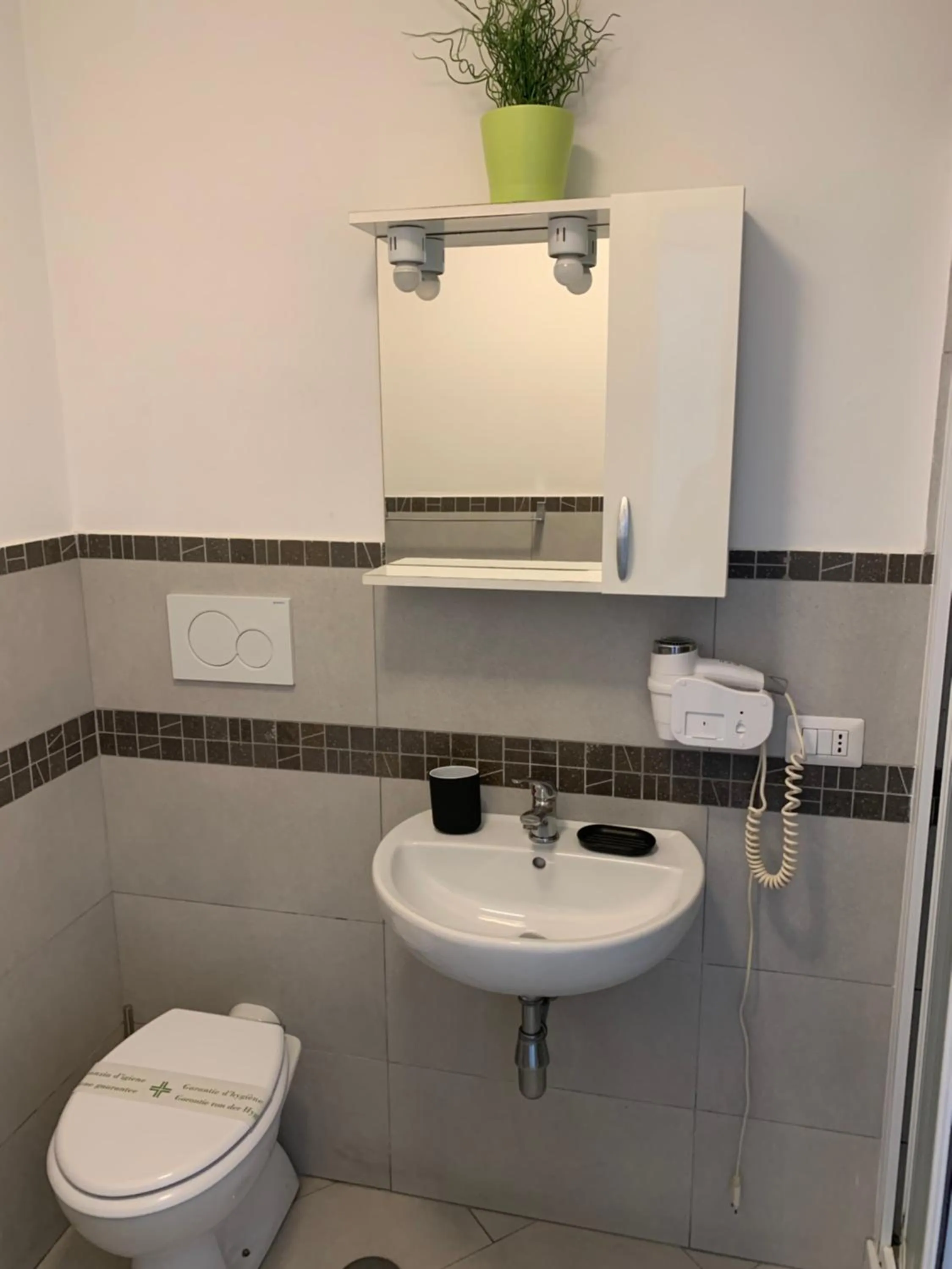 Bathroom in Vatican Rooms Holiday in Rome