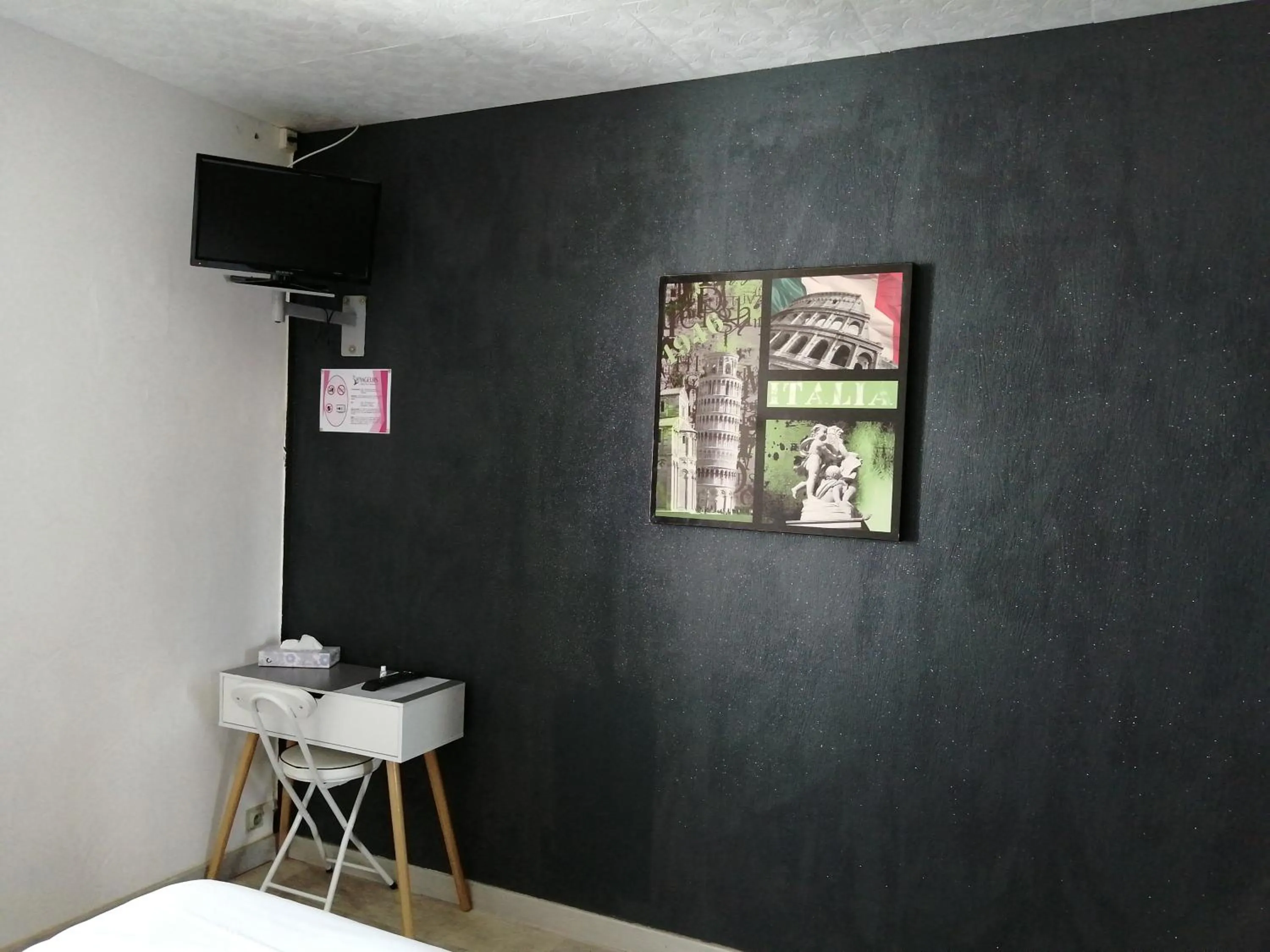 Bedroom in Les Voyageurs