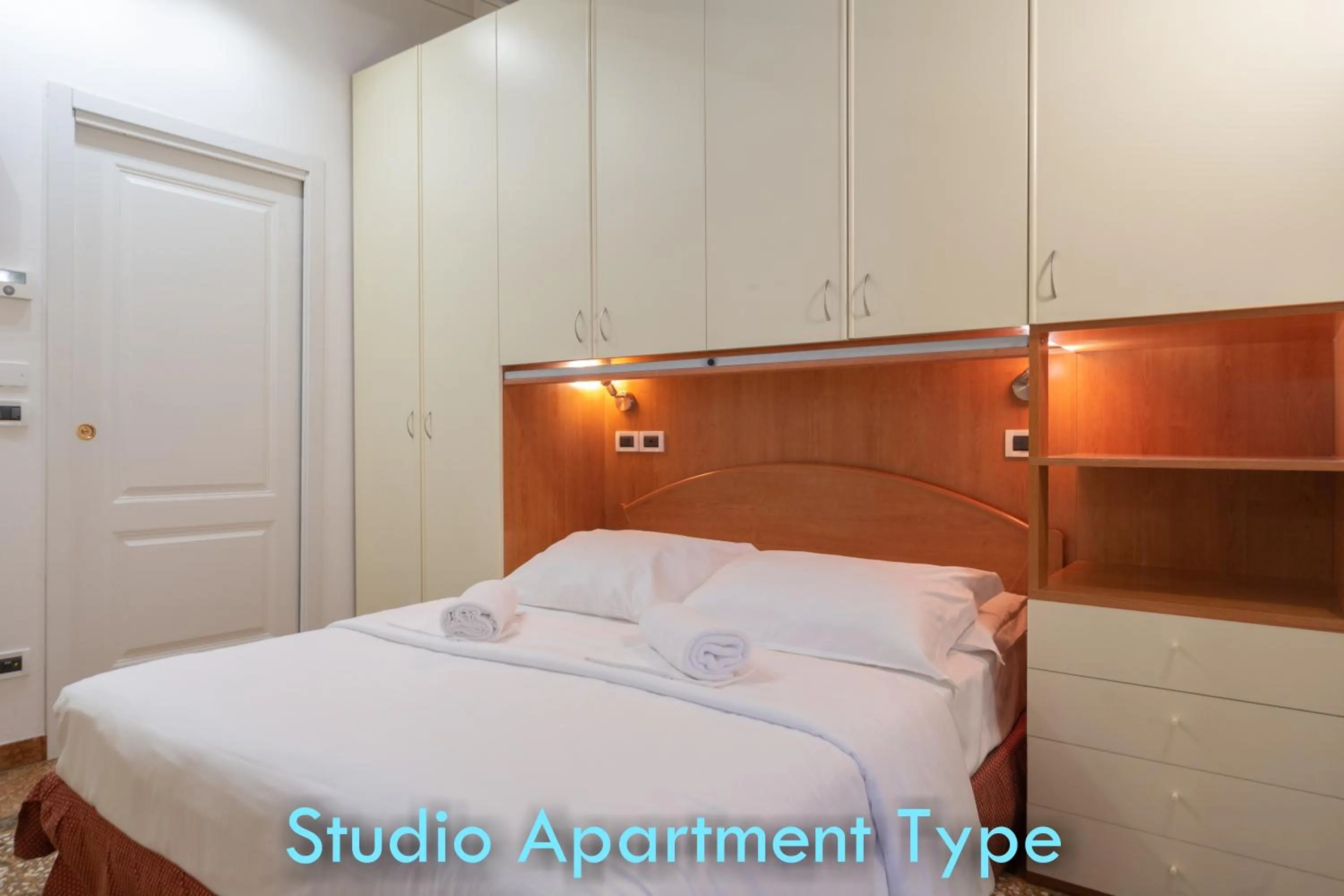 Bed in BolognaRoomscom - Santo Stefano Apartments