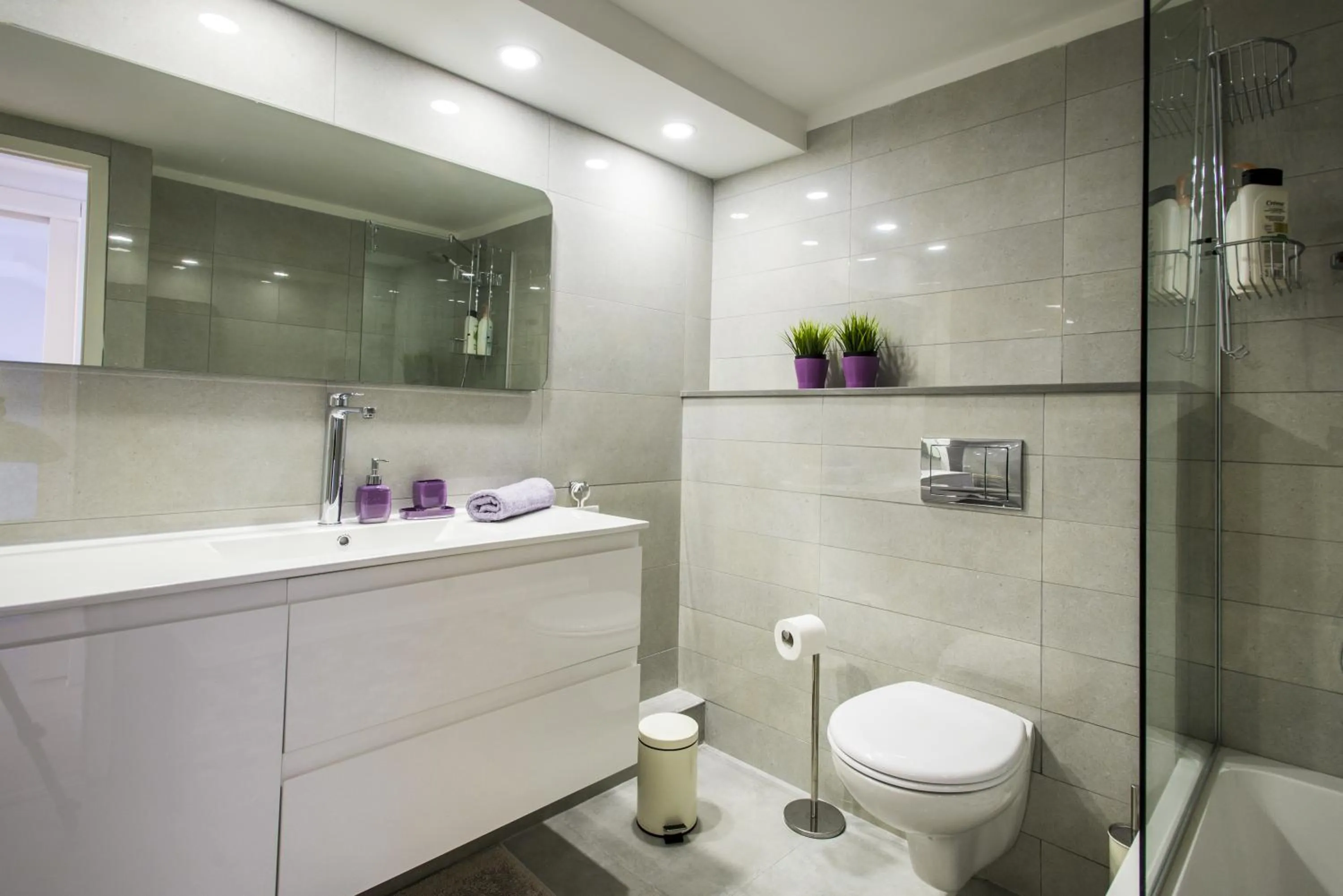 Shower in Eshkol Housing Haifa - Luxury Villa Panoramic Sea View חיפה כרמל