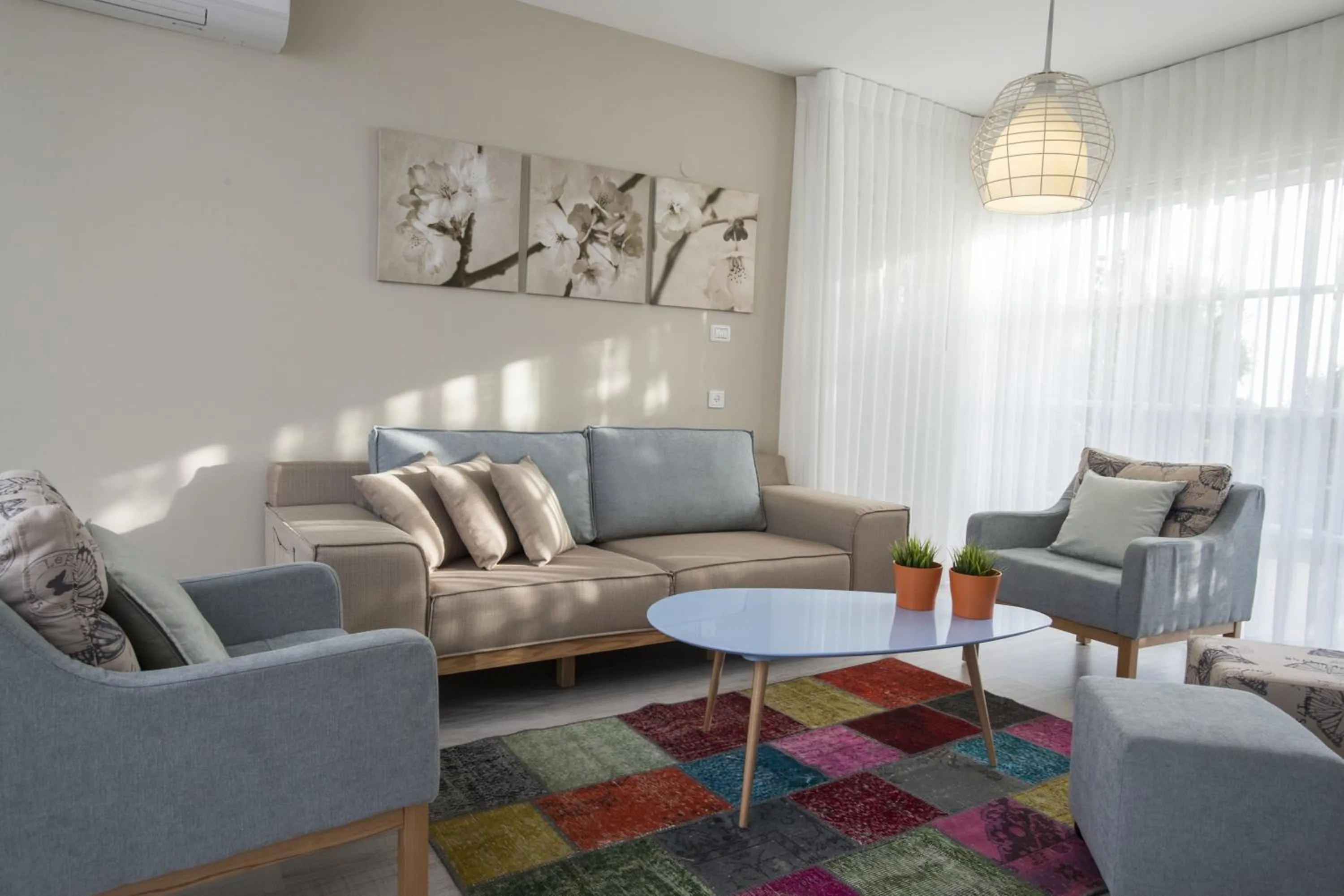 Seating area in Eshkol Housing Haifa - Luxury Villa Panoramic Sea View חיפה כרמל