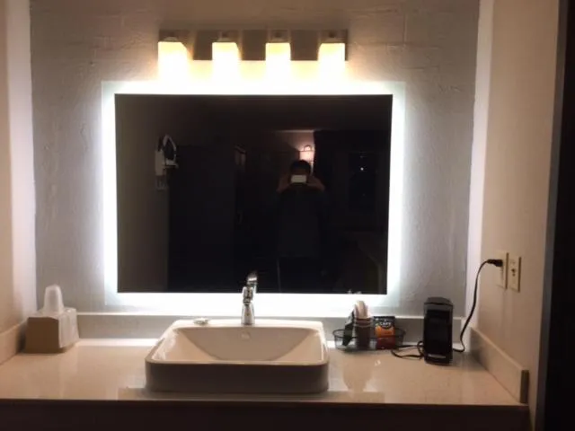 Toilet in Lotus Inn and Suites Nashville