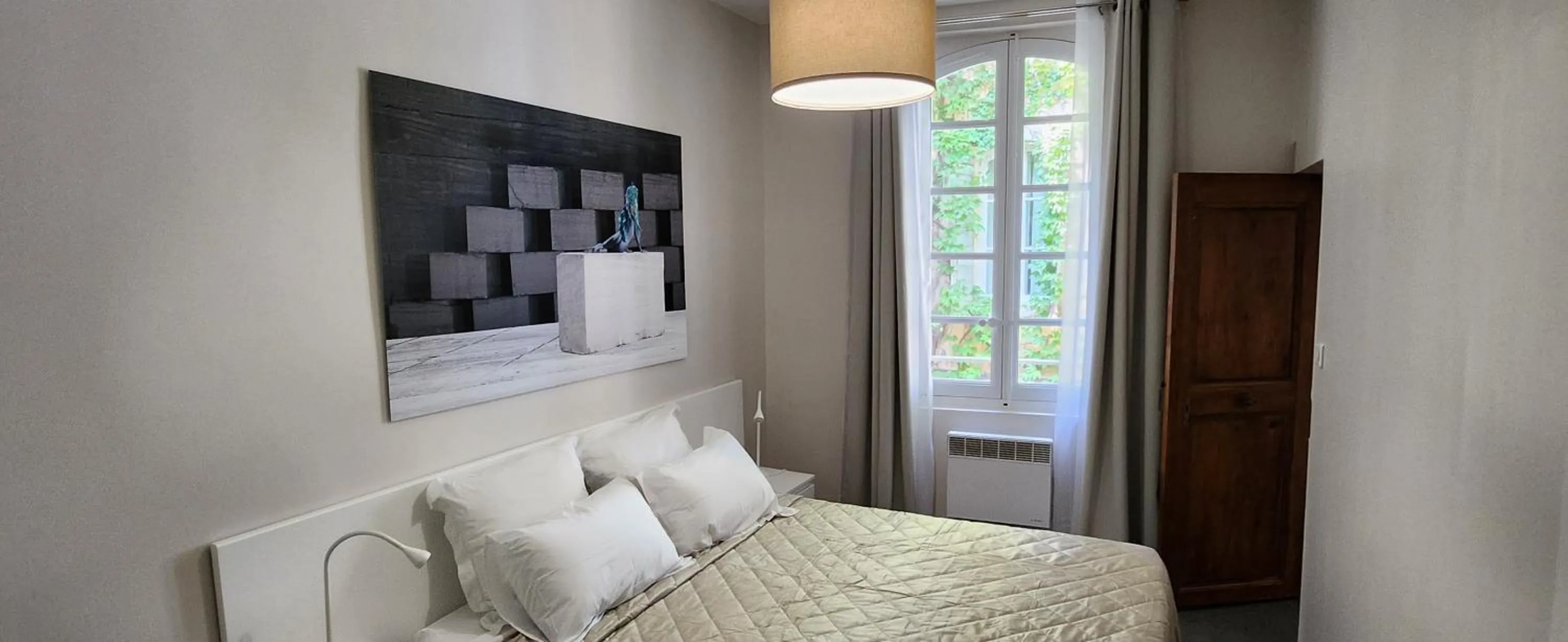 Bedroom, Bed in La Résidence Arles Centre