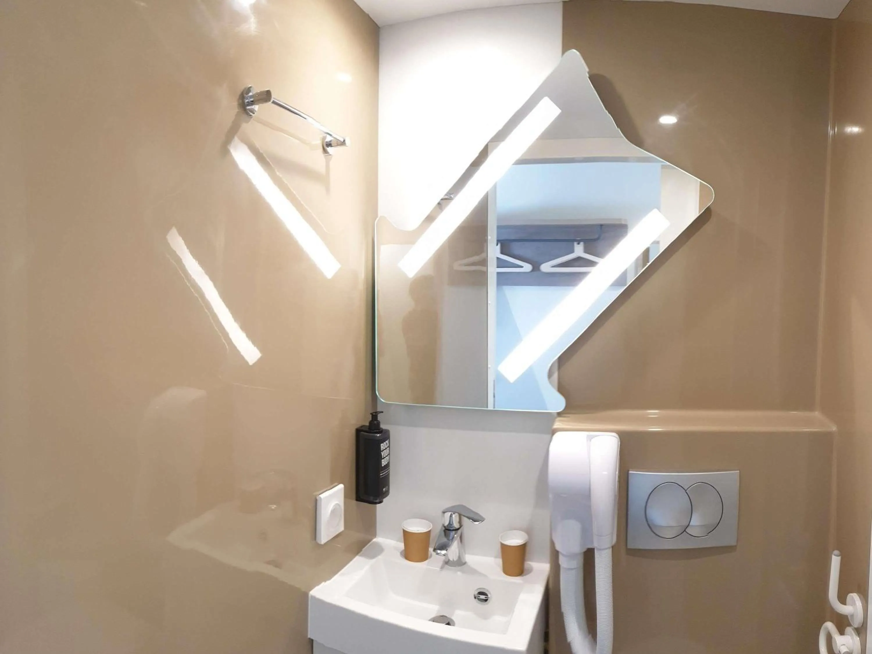 Bedroom in ibis budget Ciboure St-Jean-Luz