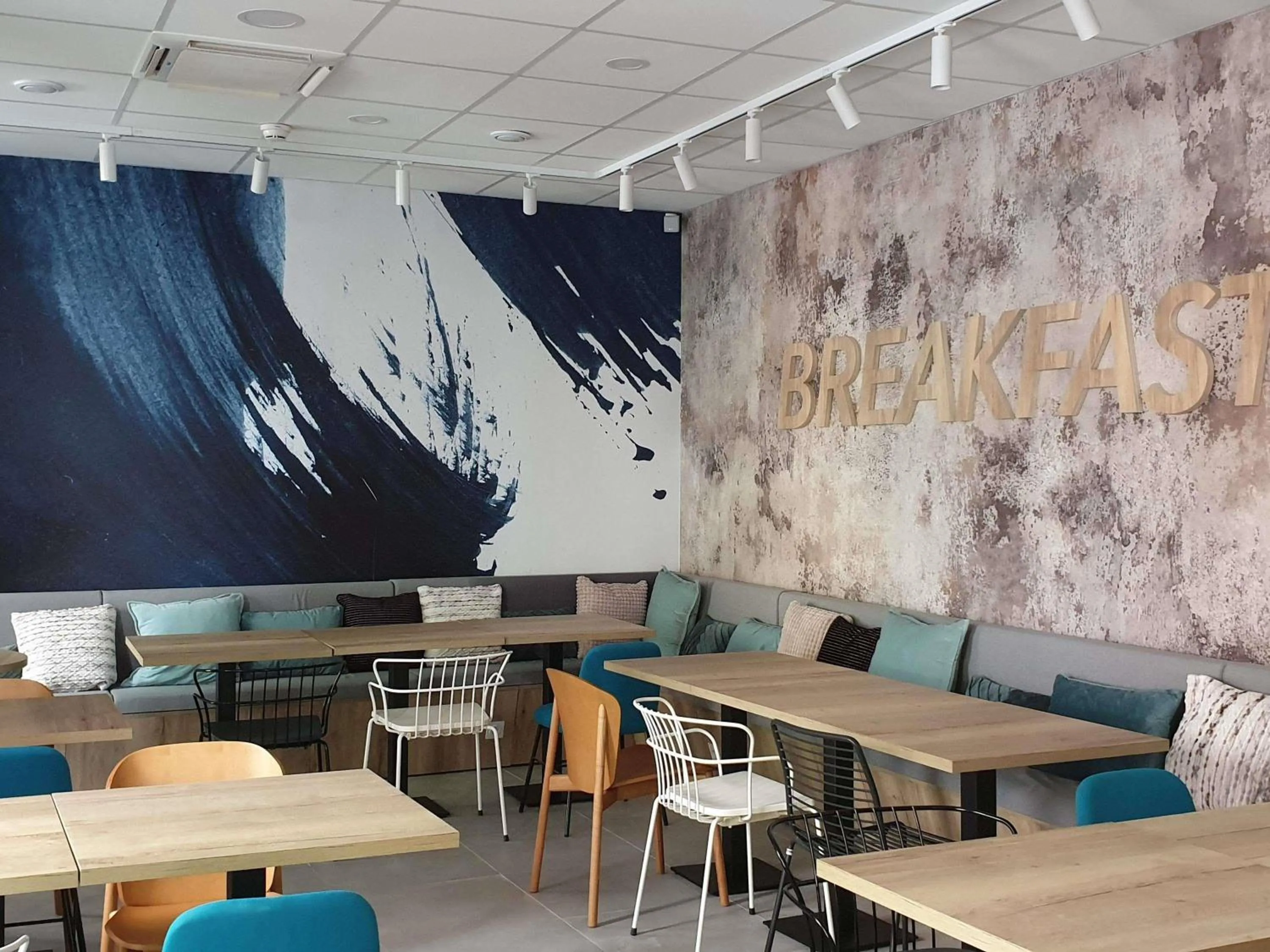 Breakfast in ibis budget Ciboure St-Jean-Luz