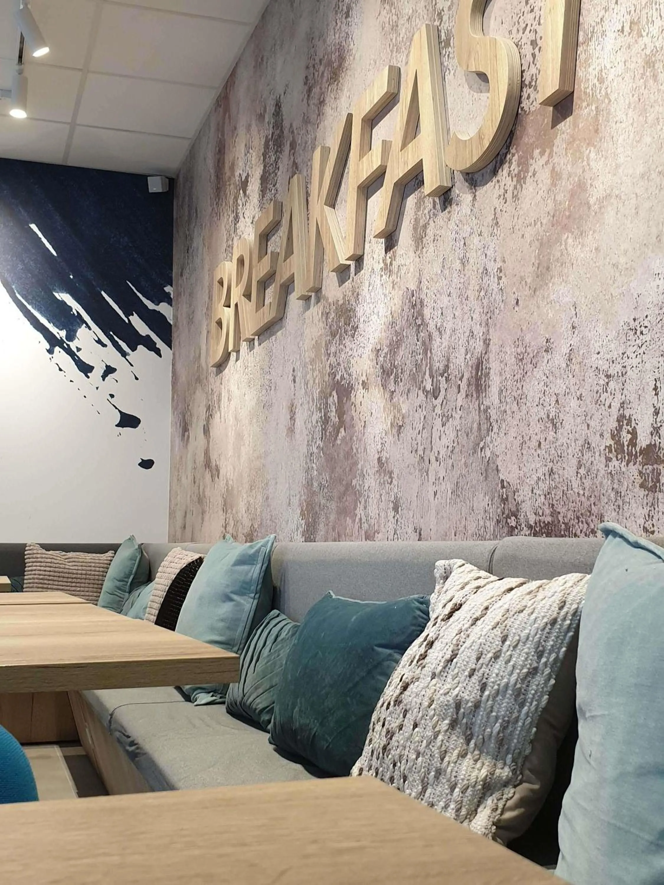 Breakfast in ibis budget Ciboure St-Jean-Luz