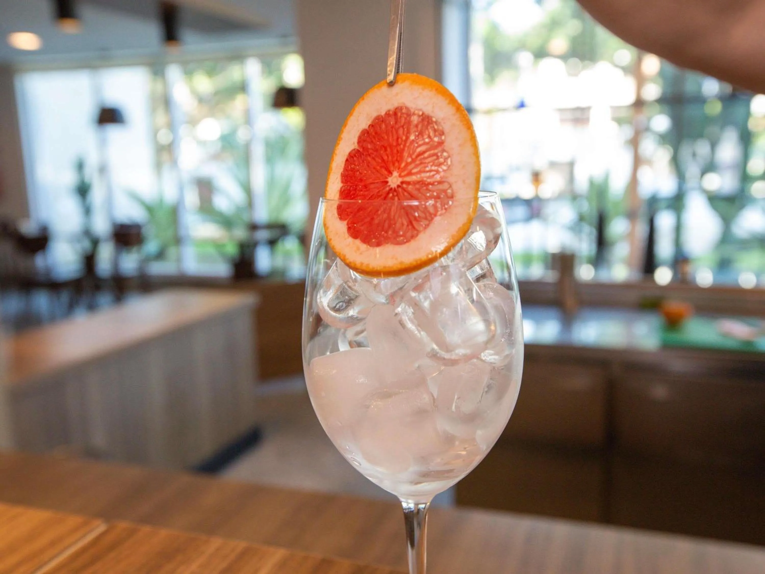 Lounge or bar in Mercure Rio de Janeiro Barra da Tijuca