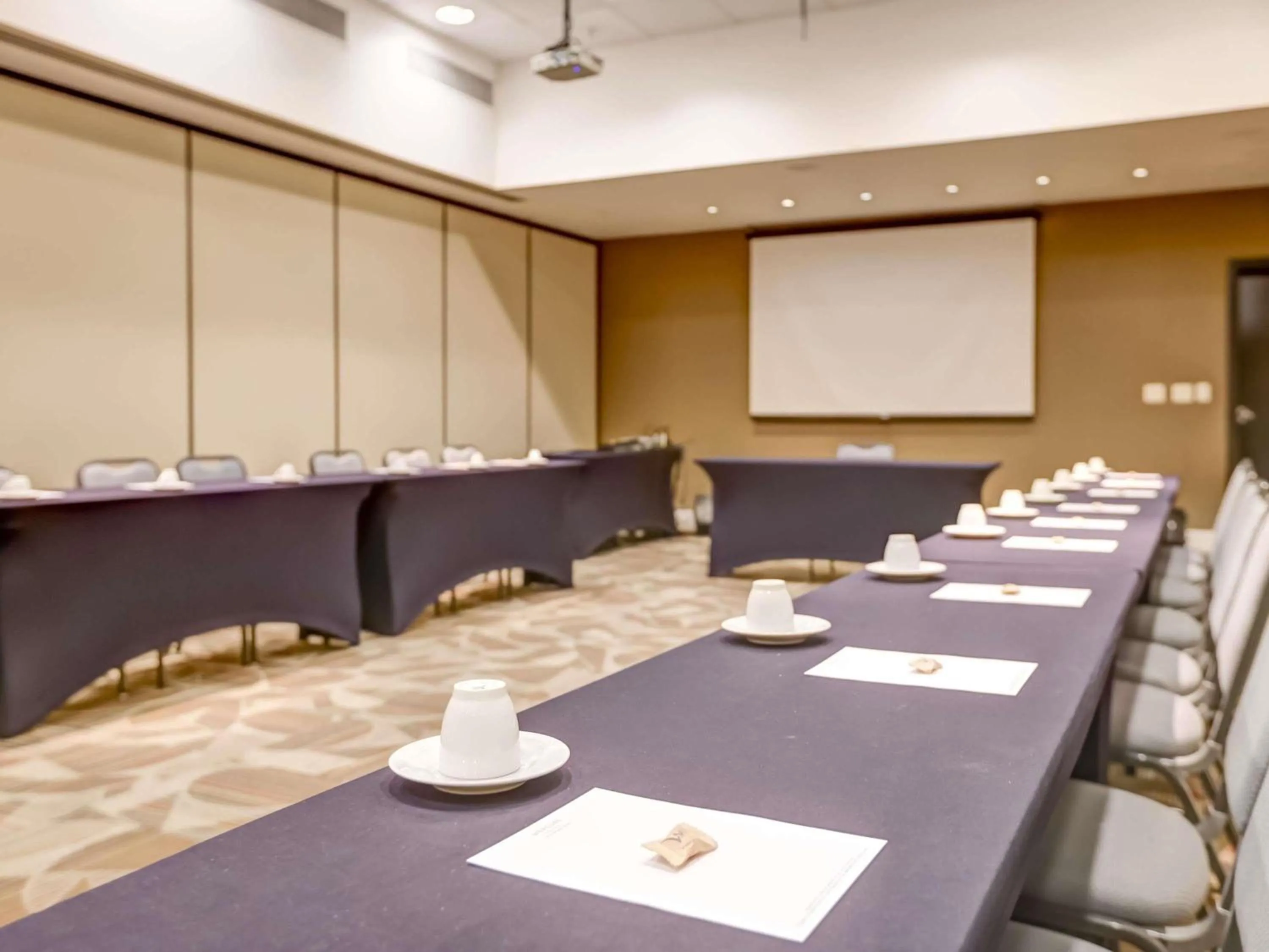 Meeting/conference room in Mercure Rio de Janeiro Barra da Tijuca