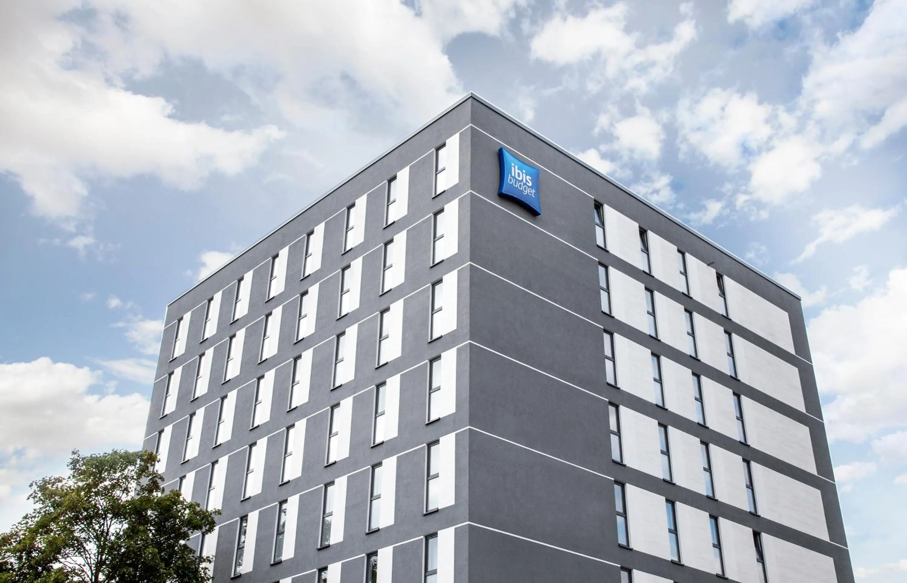 Facade/entrance in Ibis budget Osnabrück City