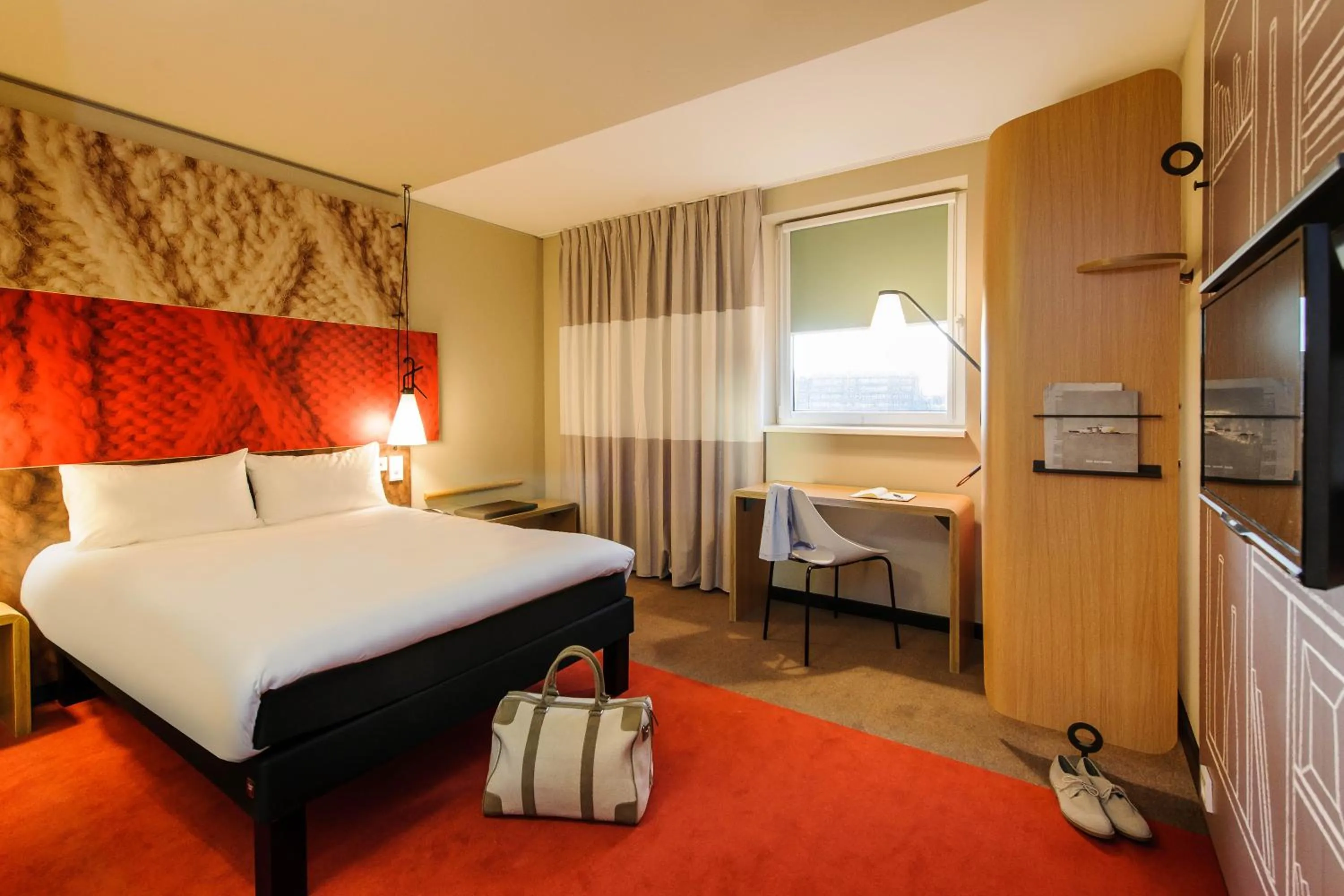 Photo of the whole room, Bed in Ibis Hamburg City