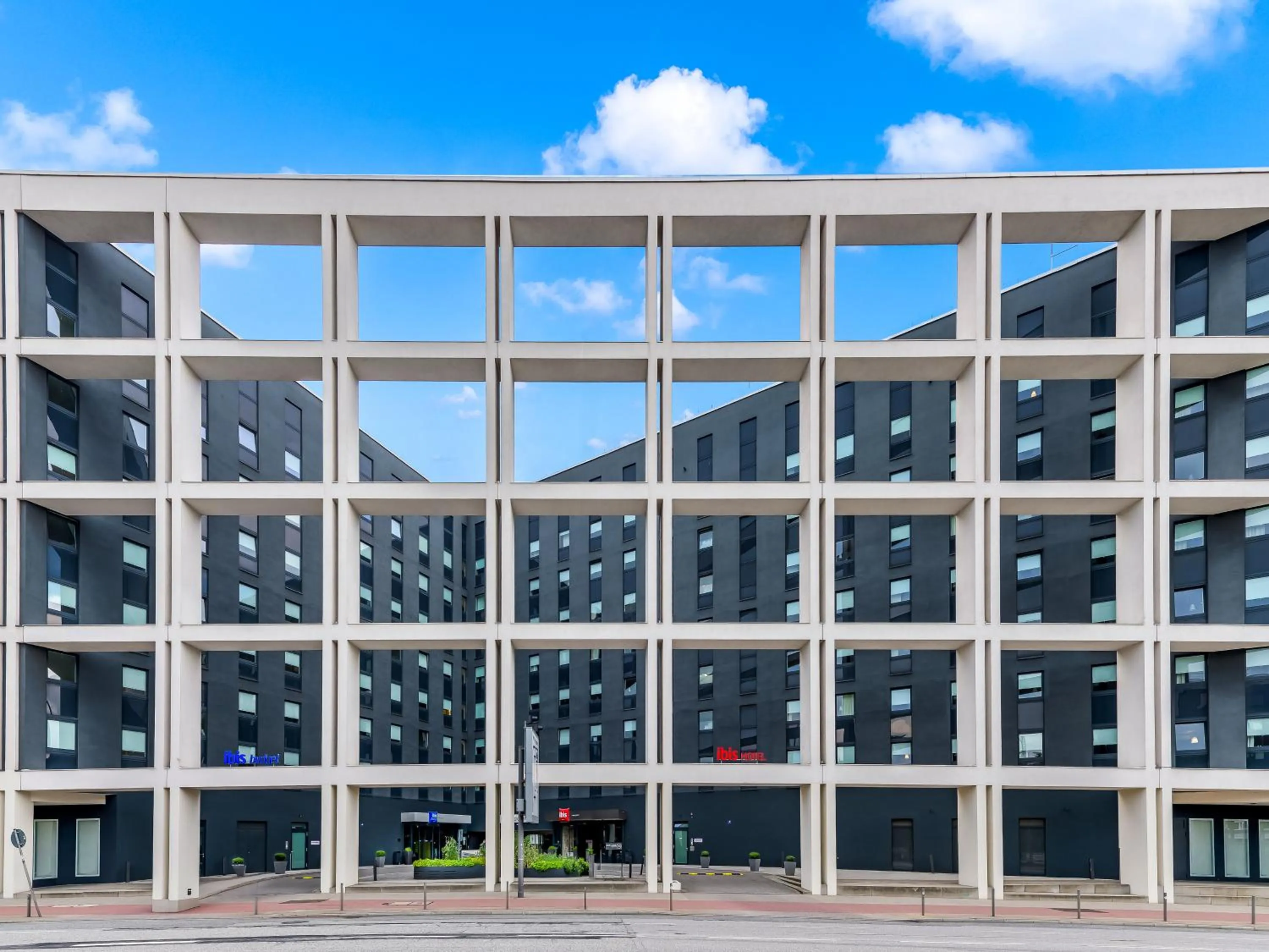 Property building in Ibis Hamburg City