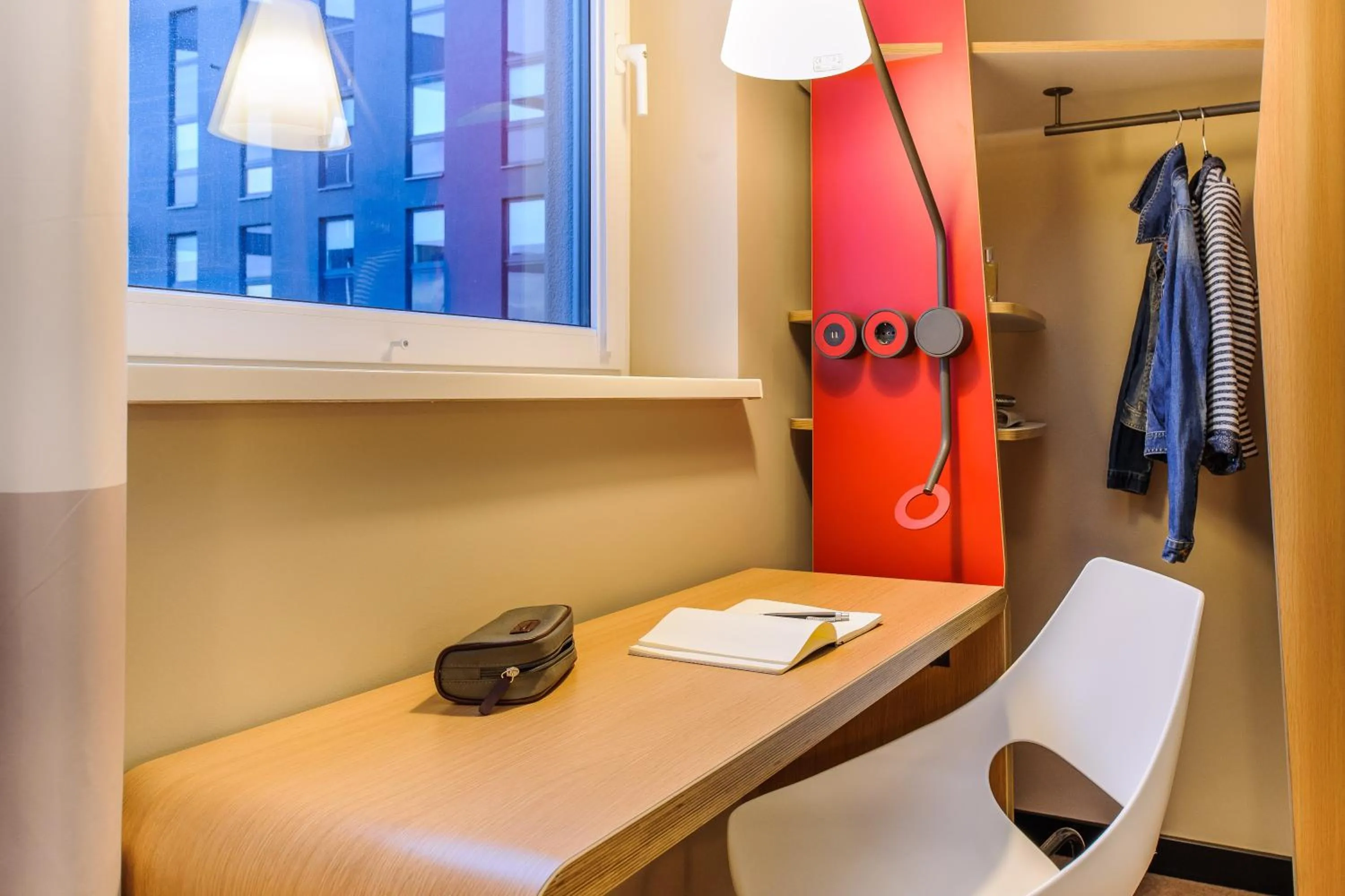 Photo of the whole room in Ibis Hamburg City