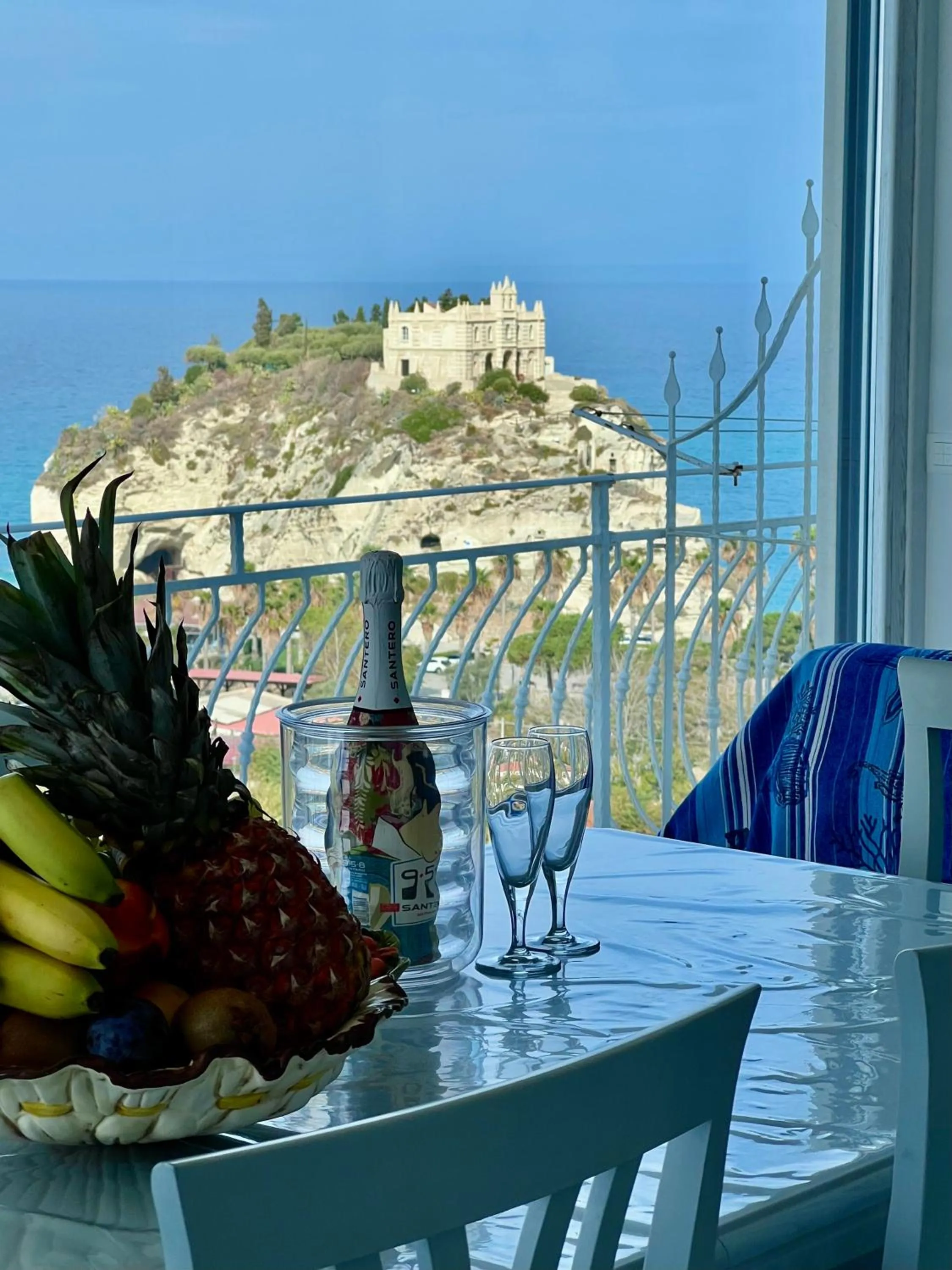 TV and multimedia in Bella Tropea Suite
