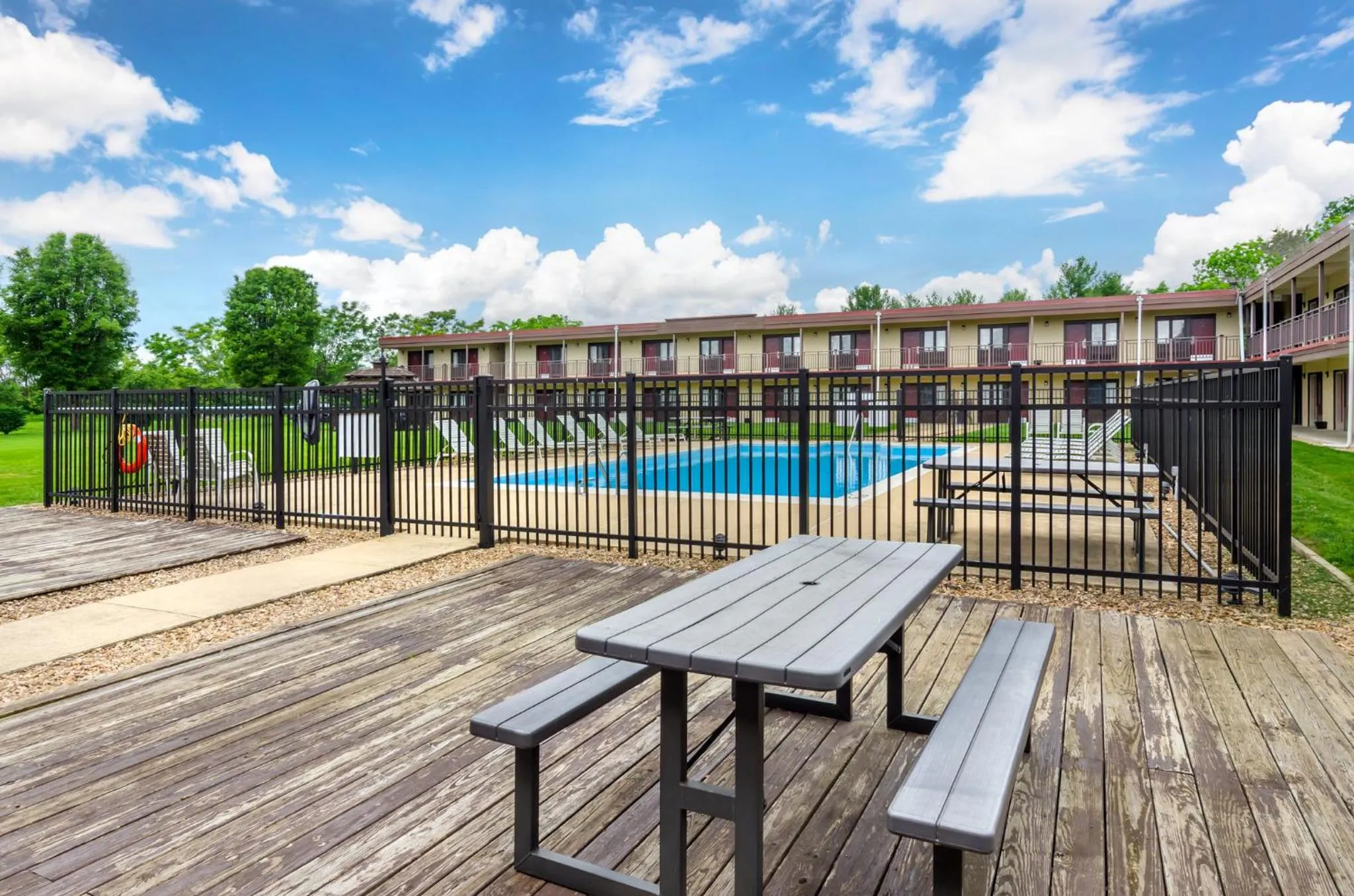BBQ facilities in Red Roof Inn Staunton