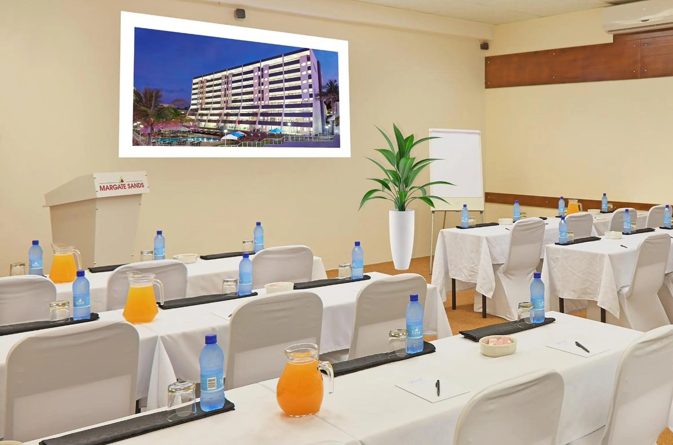 Food and drinks in First Group Margate Sands