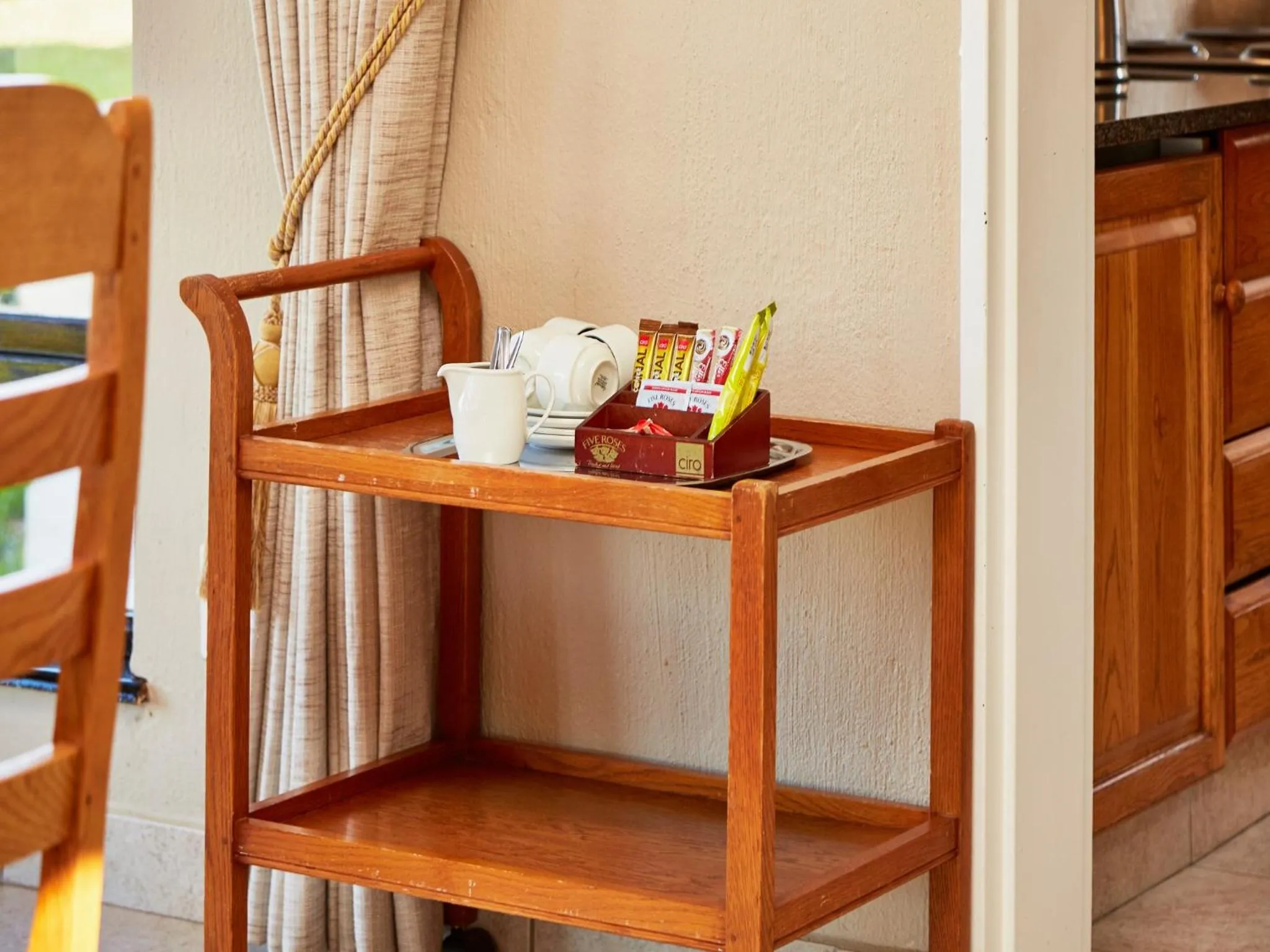 Coffee/tea facilities in First Group Midlands Saddle and Trout