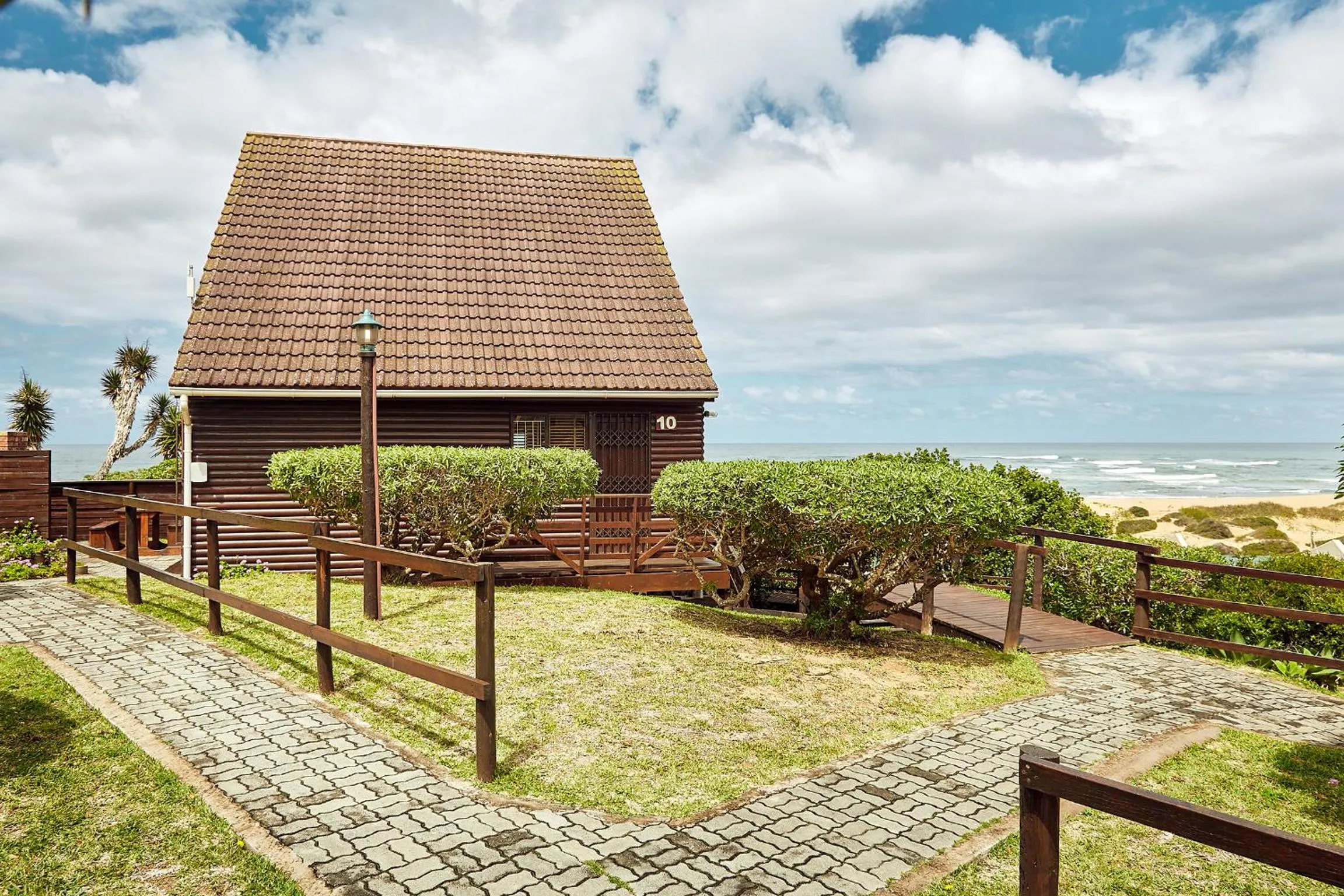 Facade/entrance in First Group Kowie River Chalets