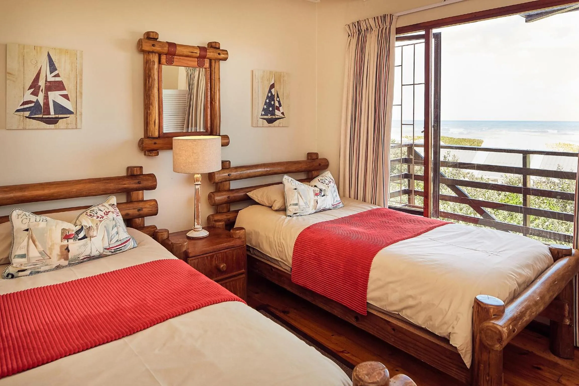 Balcony/Terrace, Bed in First Group Kowie River Chalets