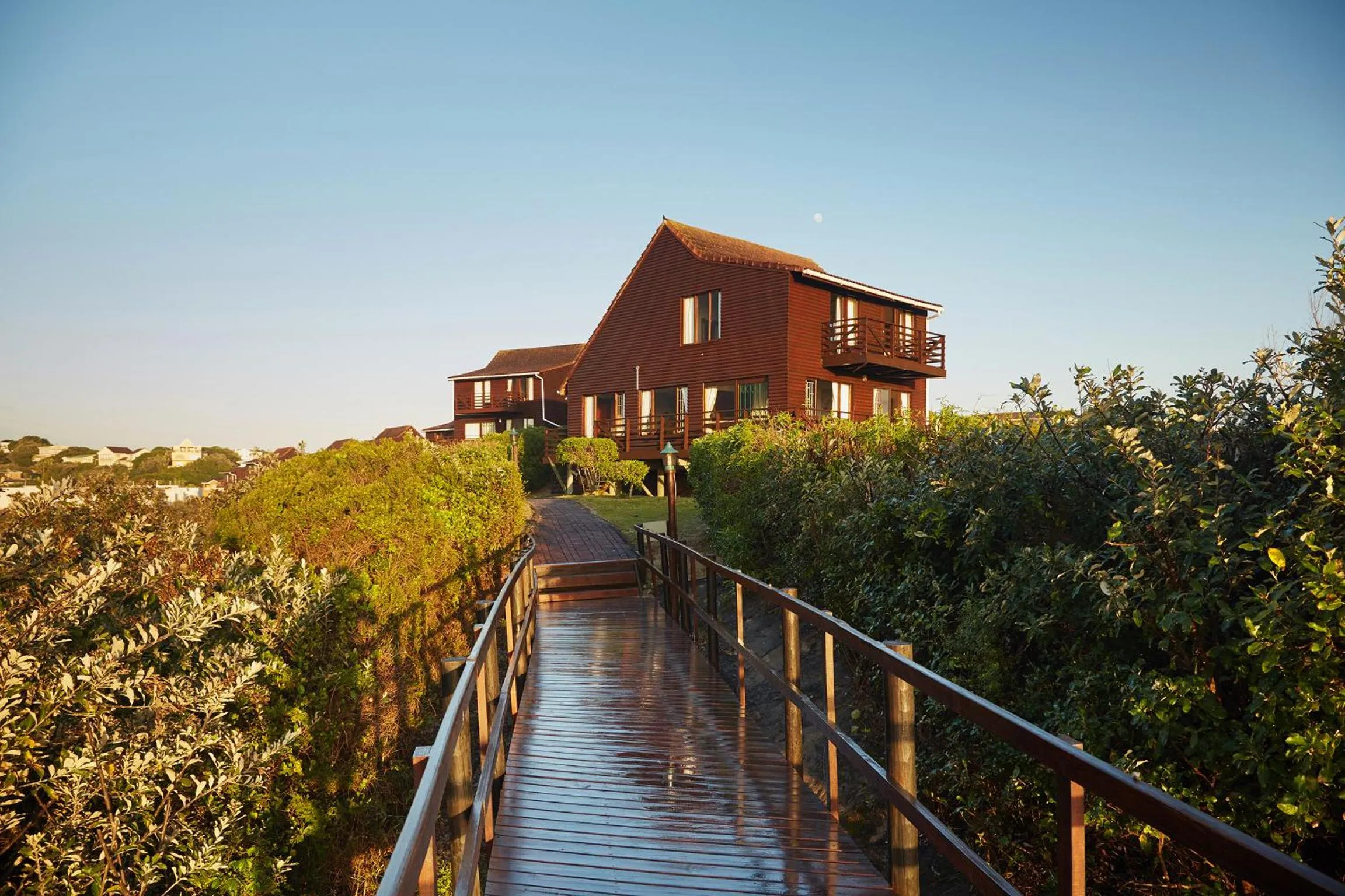 Facade/entrance in First Group Kowie River Chalets