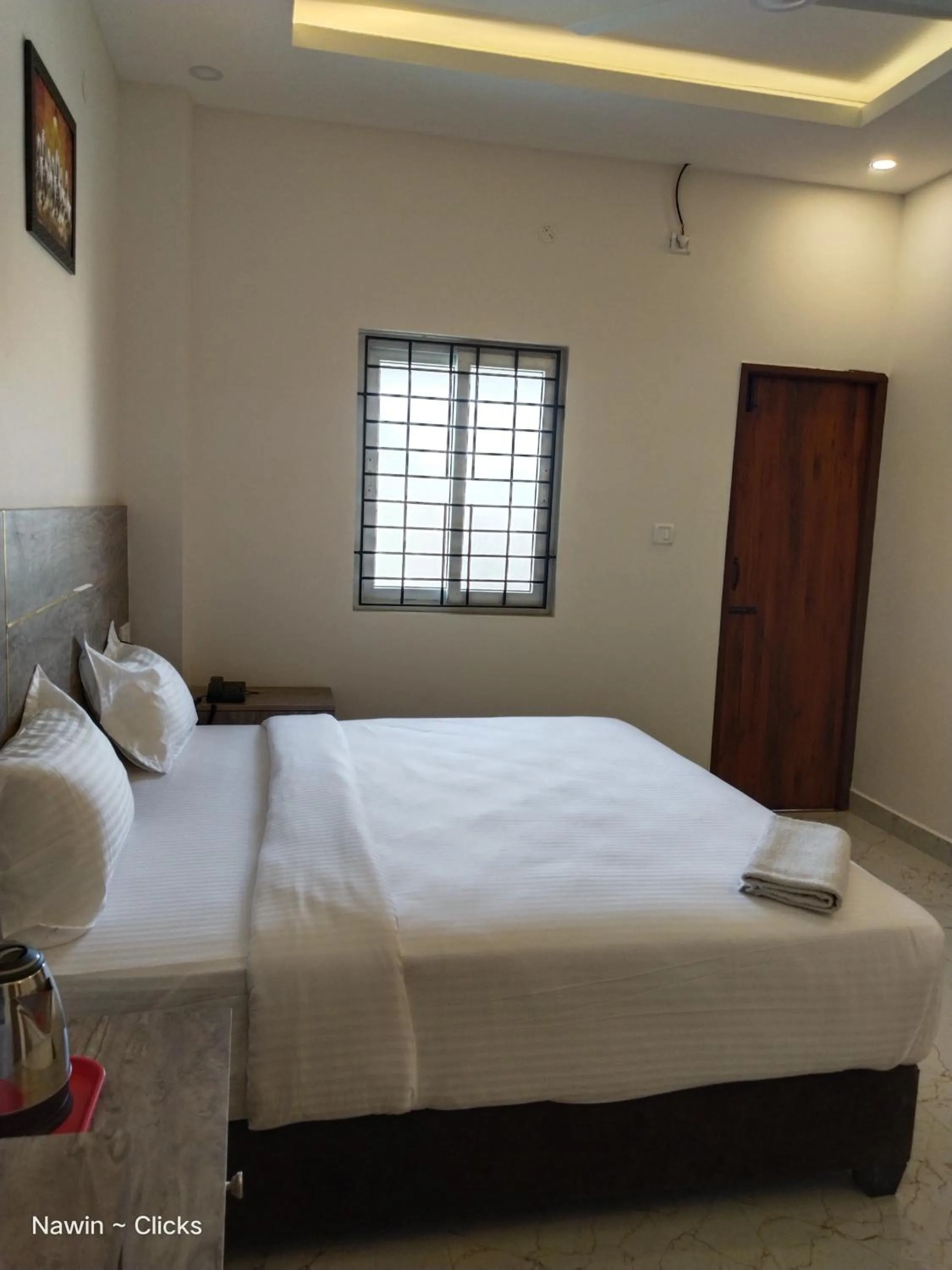 Bed in RedFox Hotel-T.Nagar