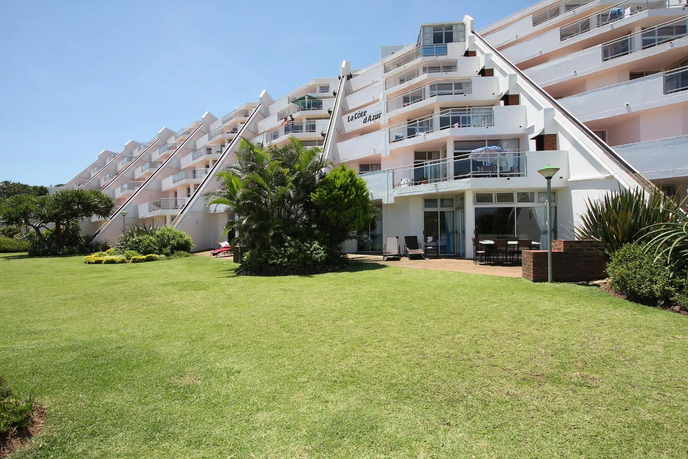 Facade/entrance in First Group La Cote D'Azur