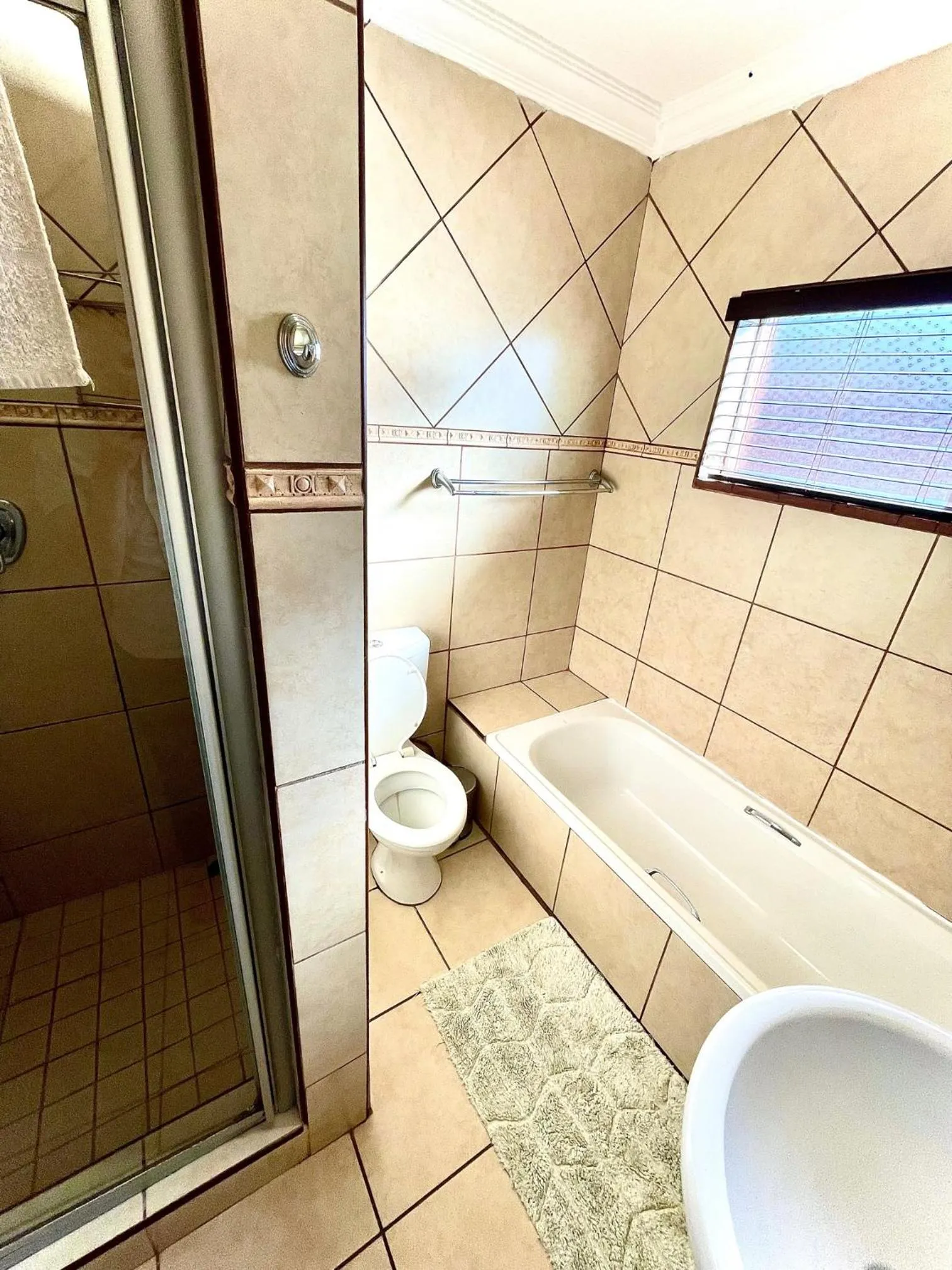 Shower in Perna Perna Lodge St Lucia