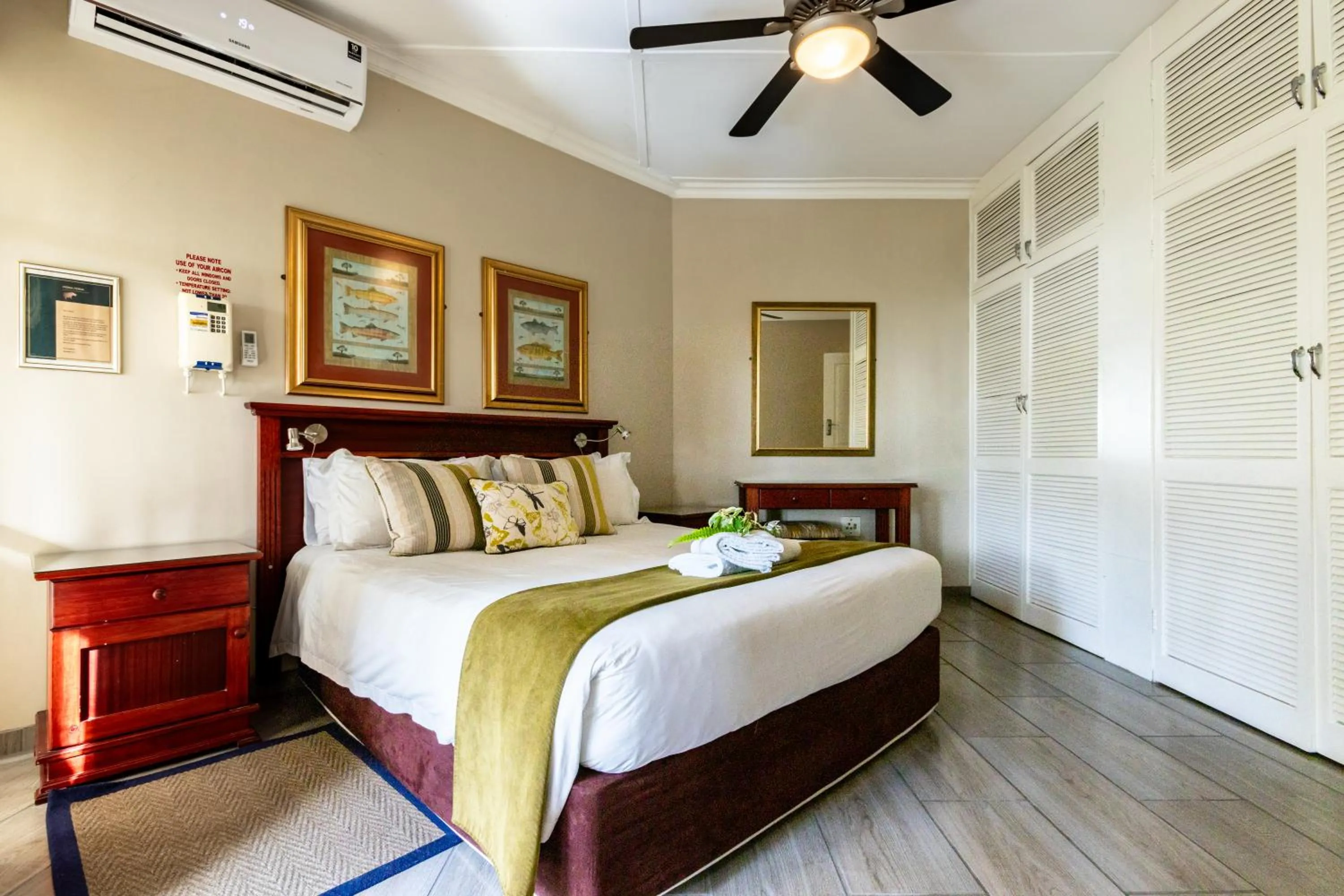 Bed in Perna Perna Lodge St Lucia