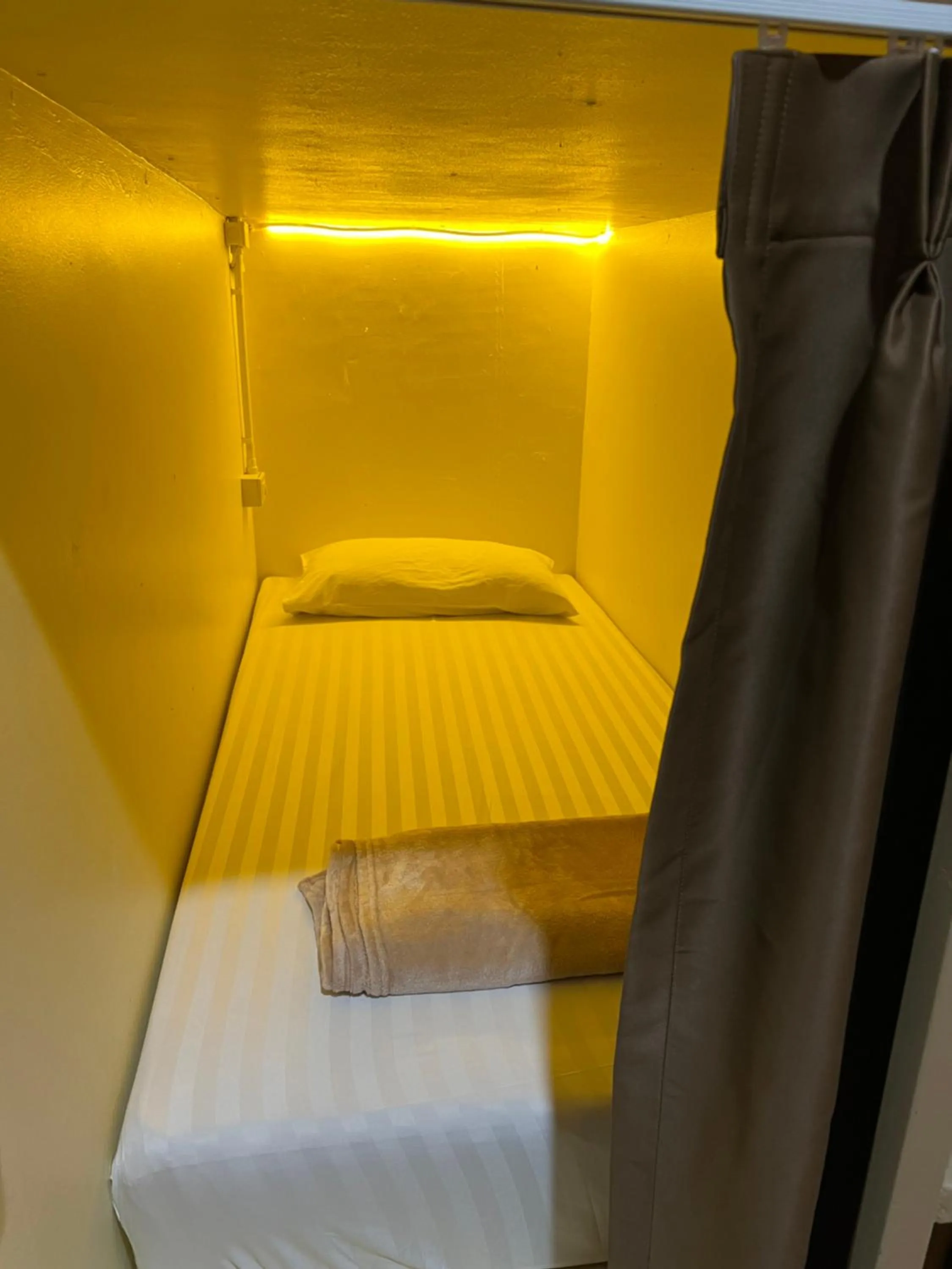 Bedroom, Bed in LONGDOO Hostel