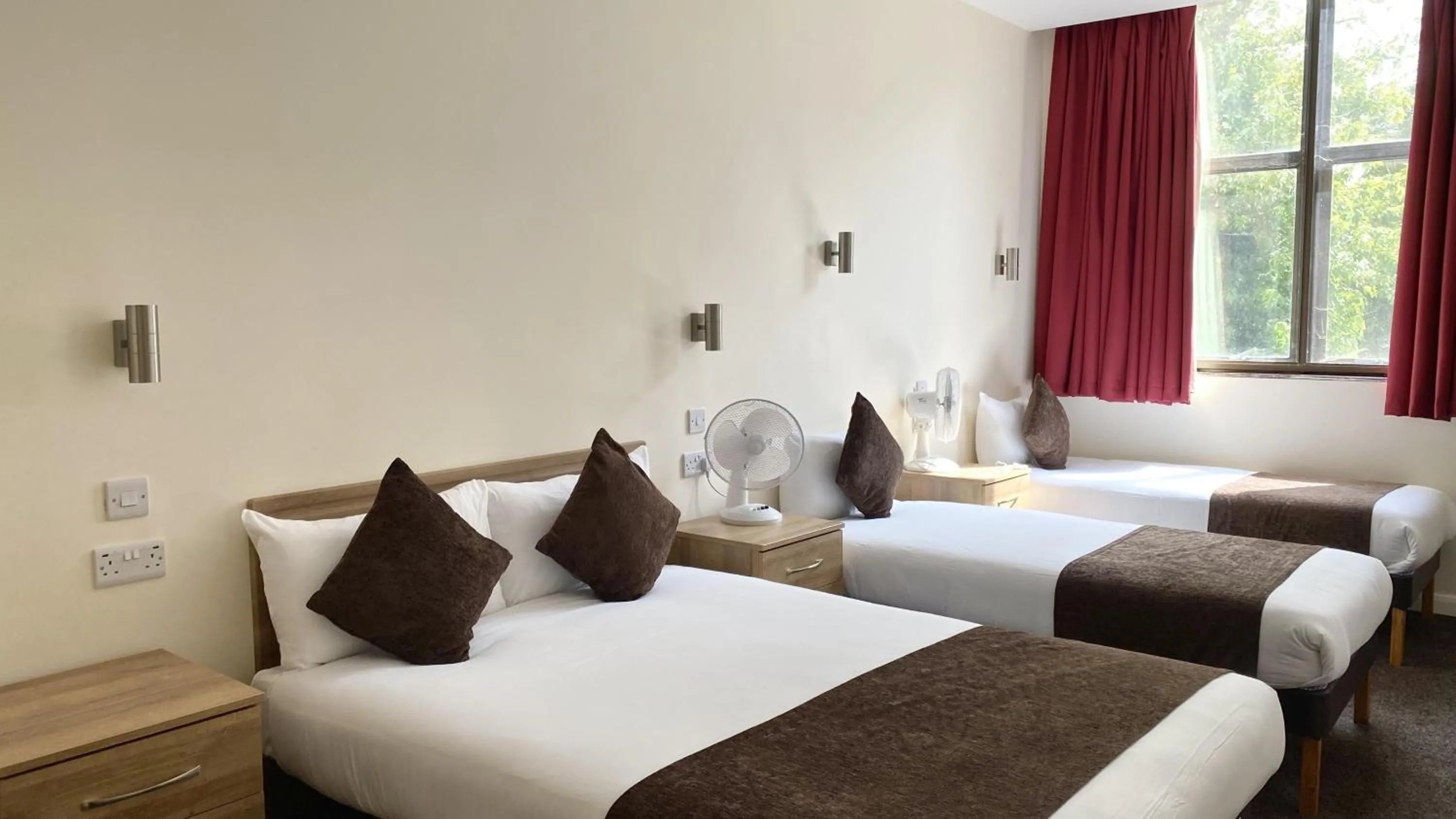 Bed in Russ Hill Hotel