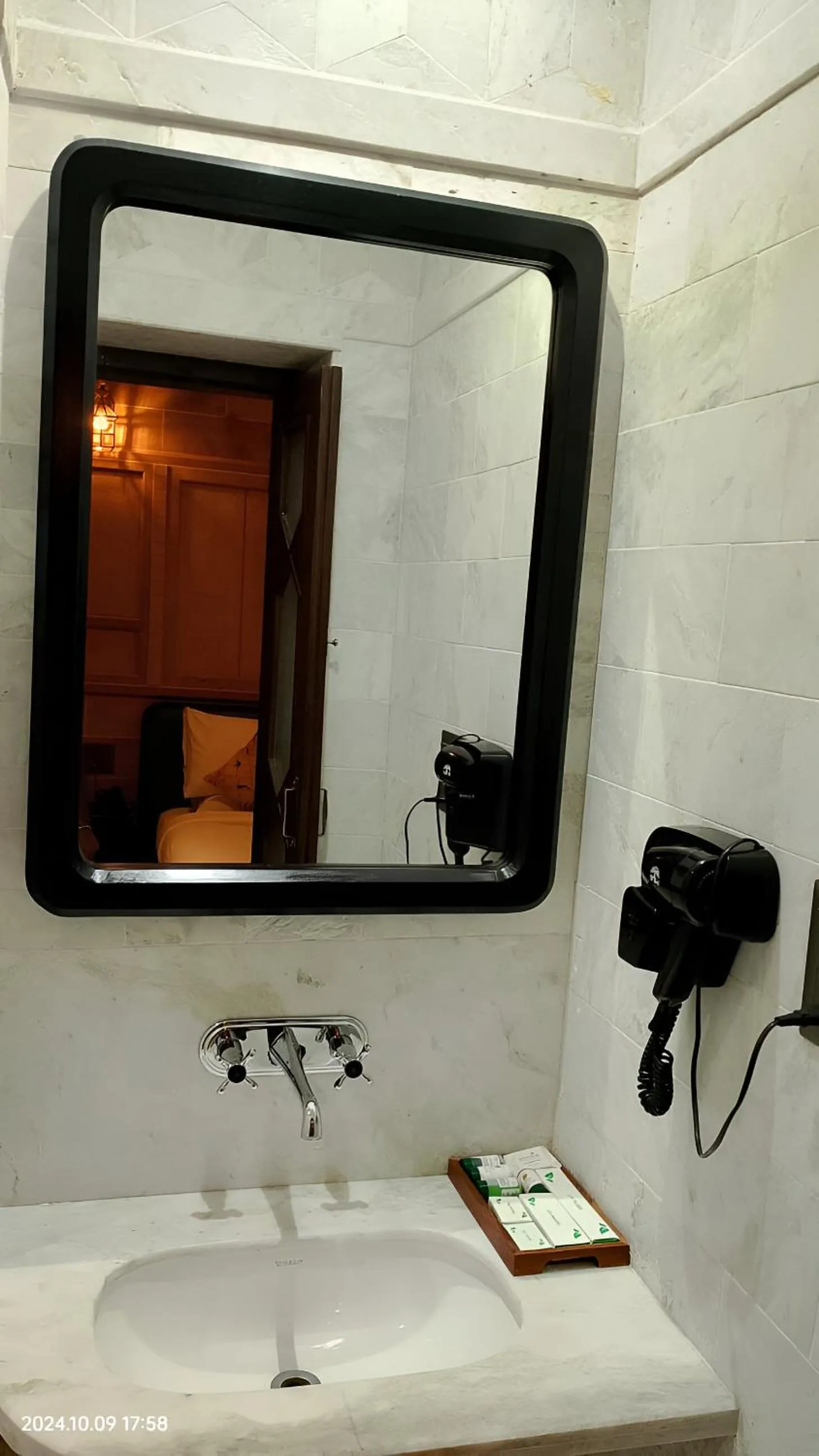 hair dryier in Guulab Haveli - Opp Fort