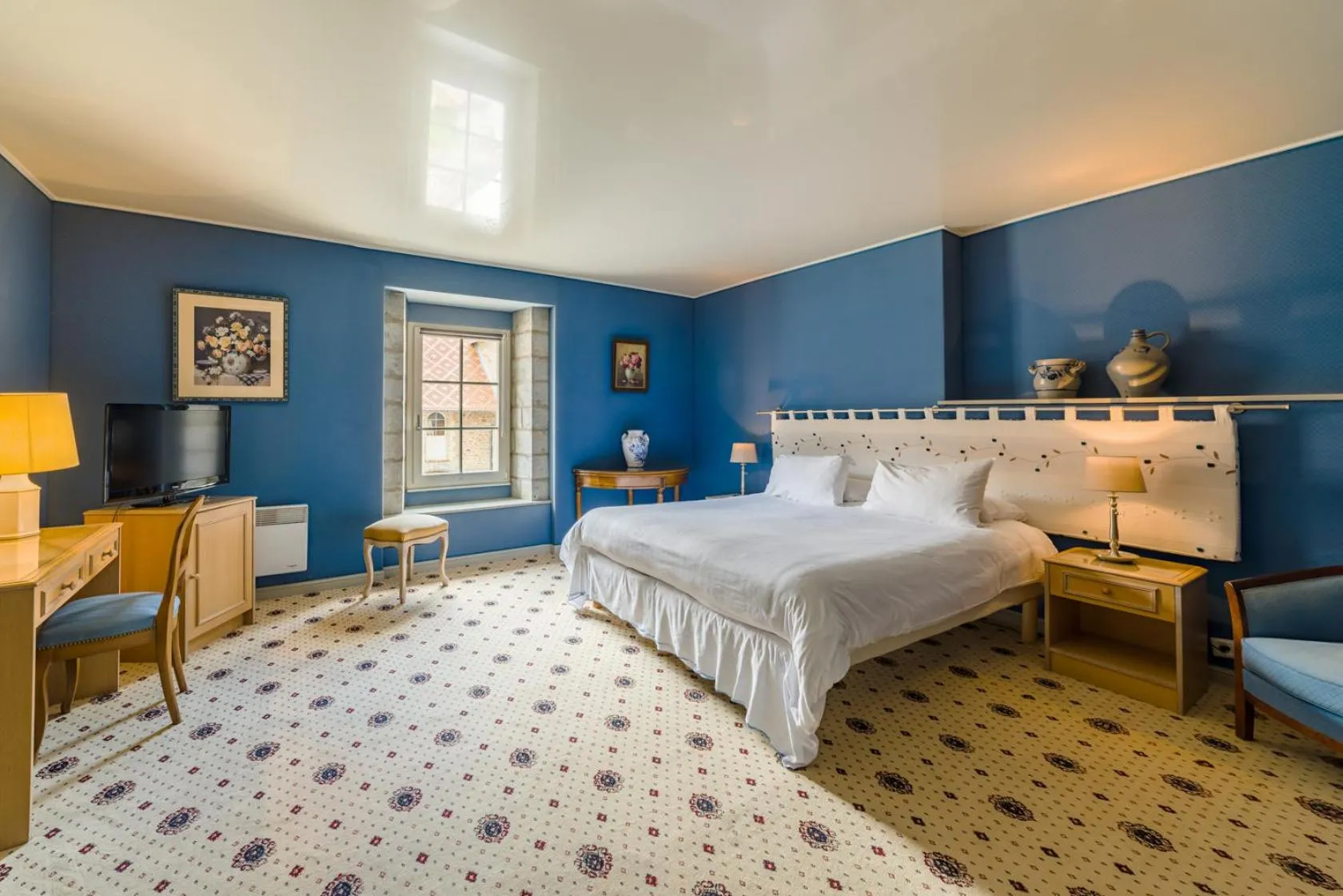 Bed in Château de Bournel