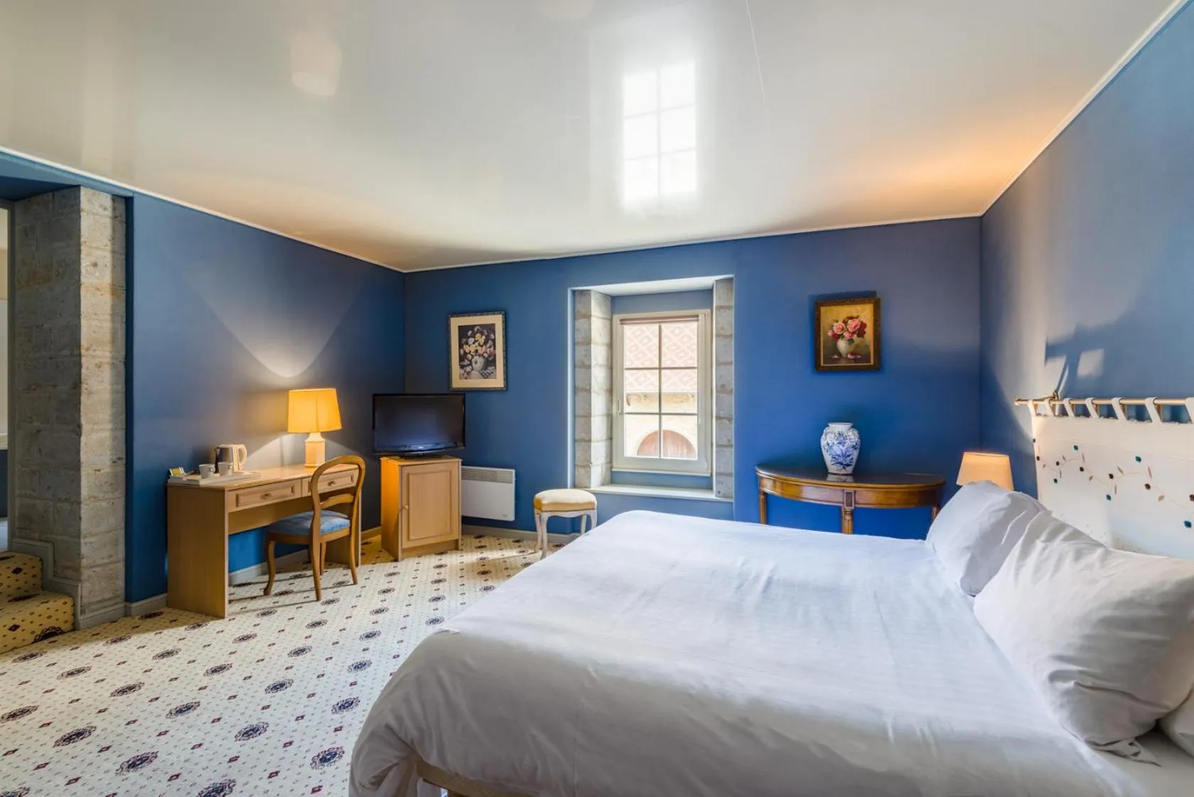 Bed in Château de Bournel