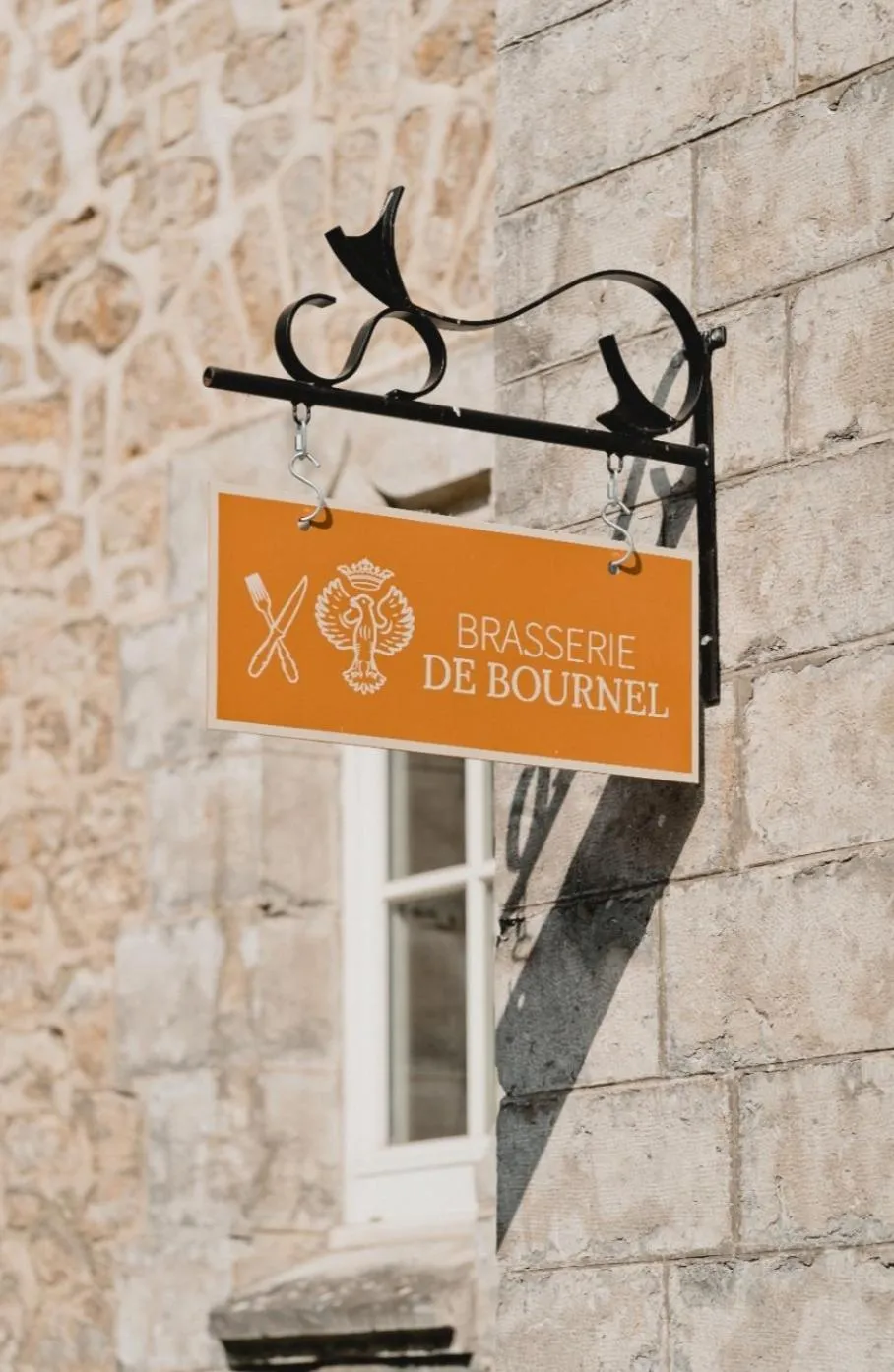 Restaurant/places to eat in Château de Bournel