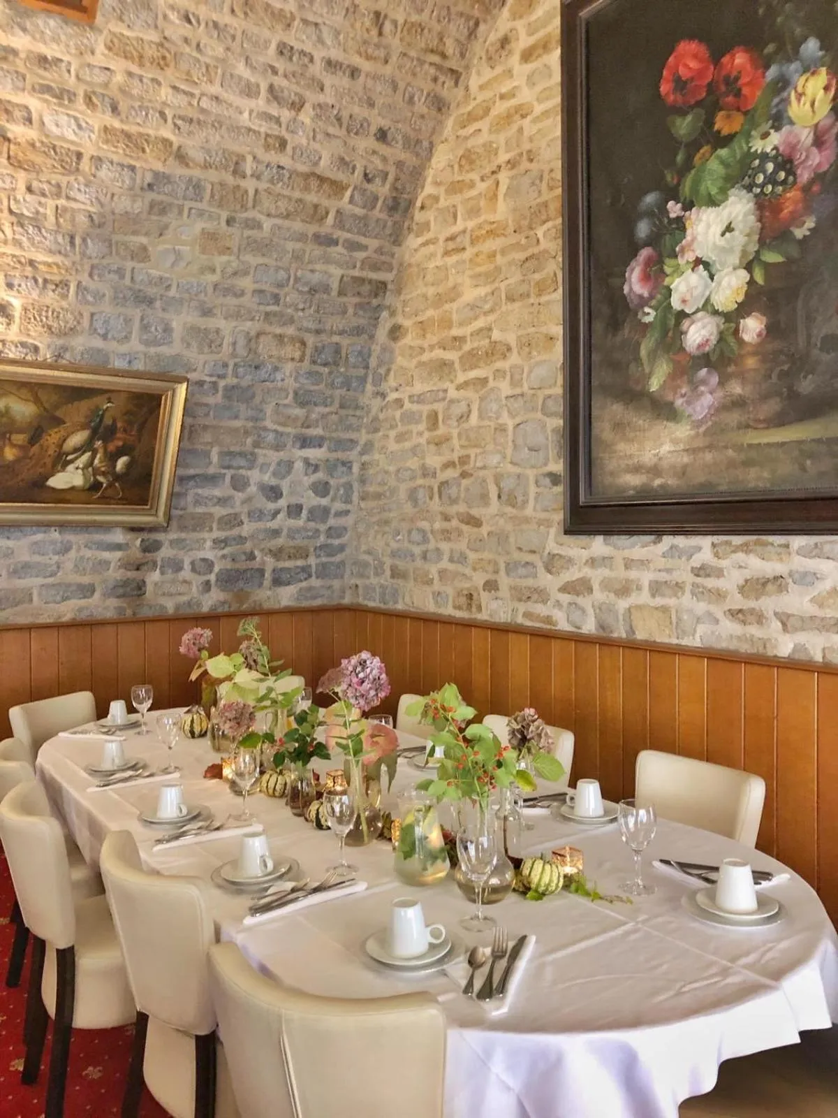 Restaurant/places to eat in Château de Bournel