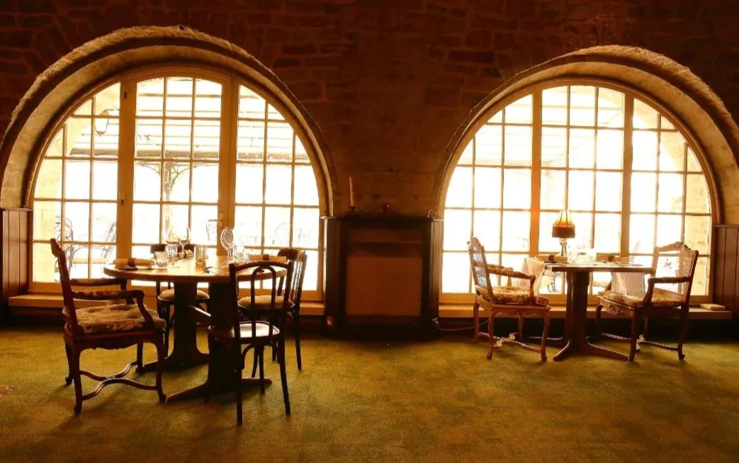Restaurant/places to eat in Château de Bournel