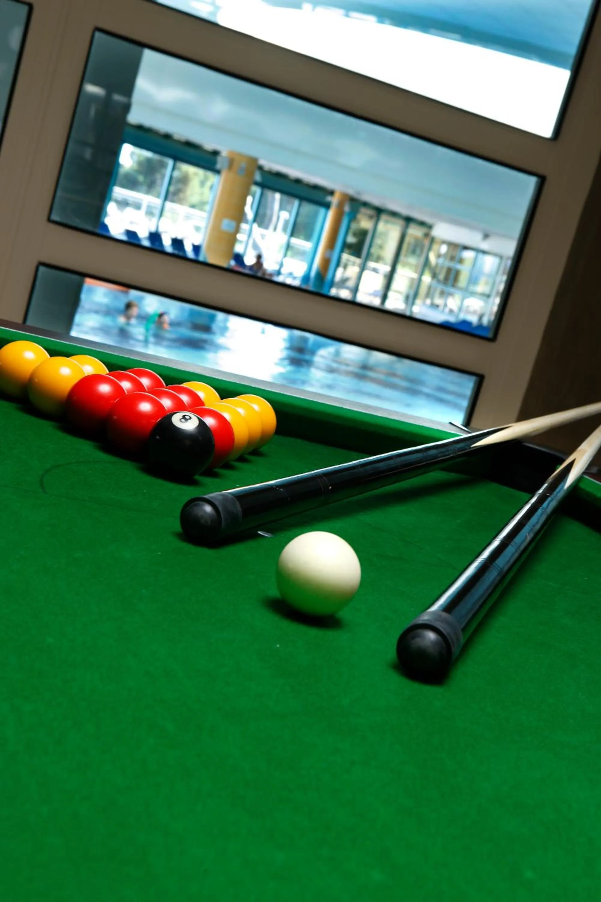 Billiard in Hôtel Club la Font des Horts
