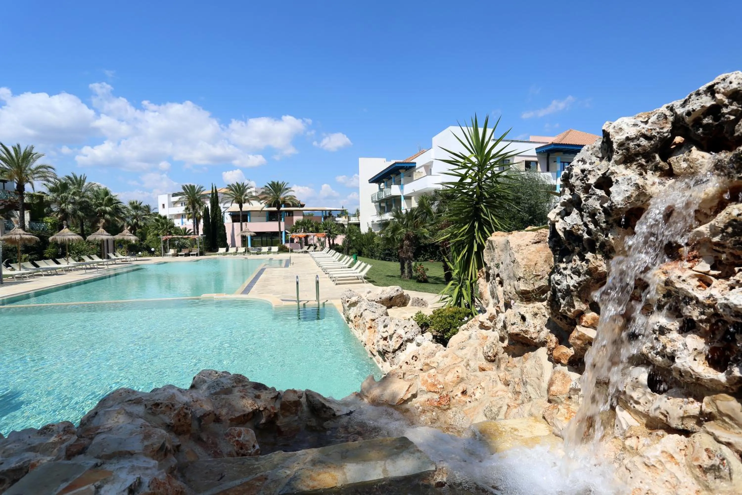 Pool view in Villaggio Giardini D'Oriente
