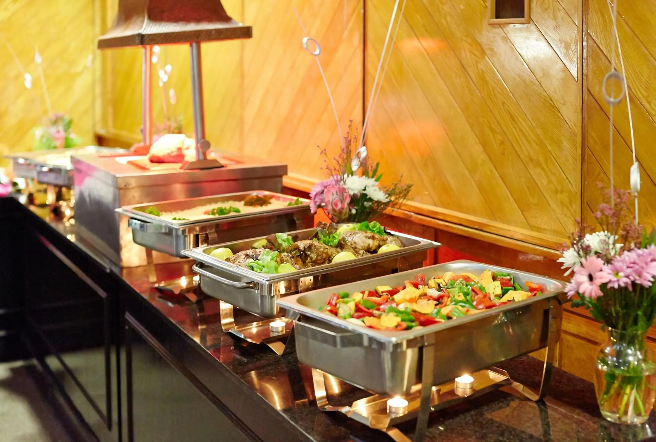 Food and drinks in First Group La Montagne